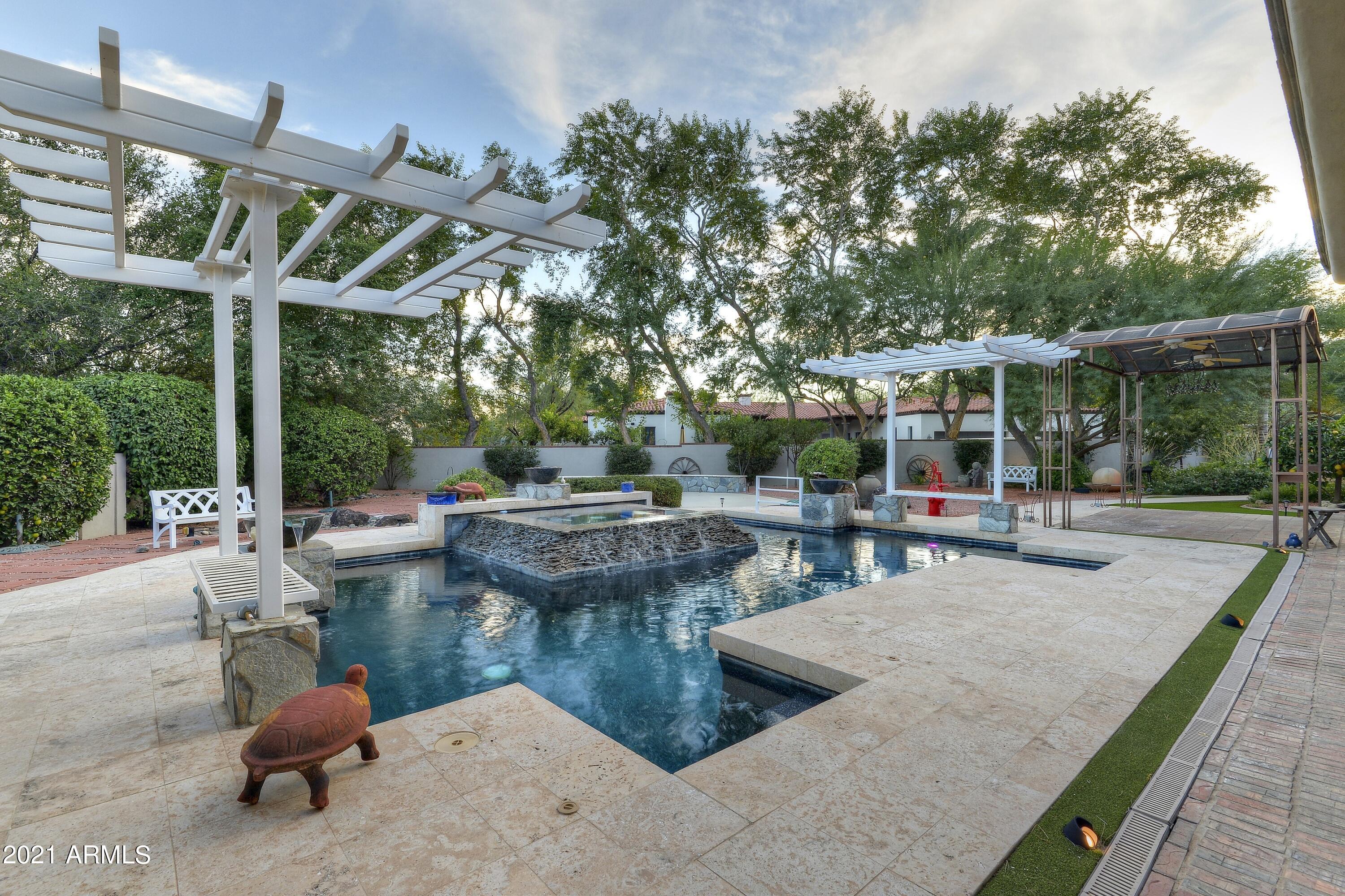 CASA BLANCA ESTATES LOT 20-37 & TR A - Residential