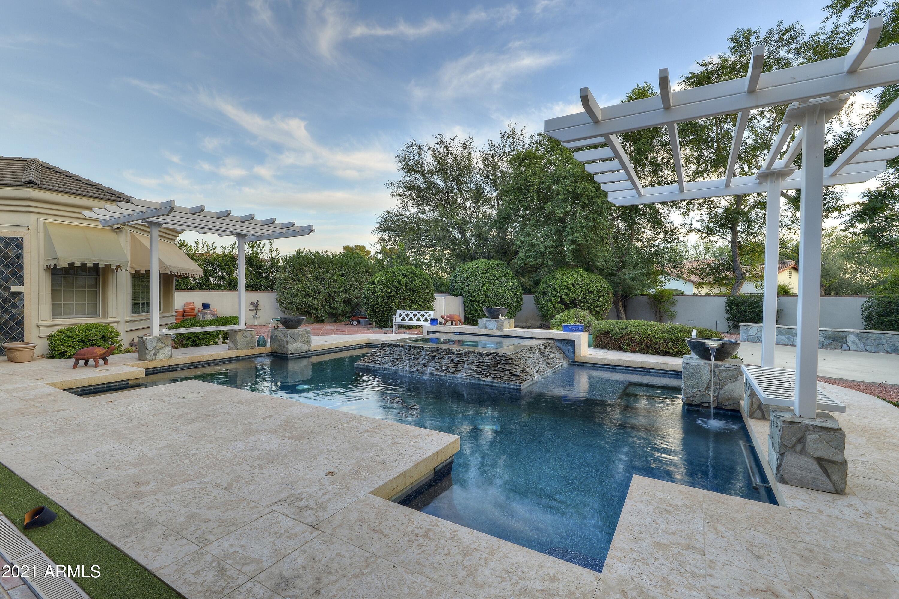 CASA BLANCA ESTATES LOT 20-37 & TR A - Residential