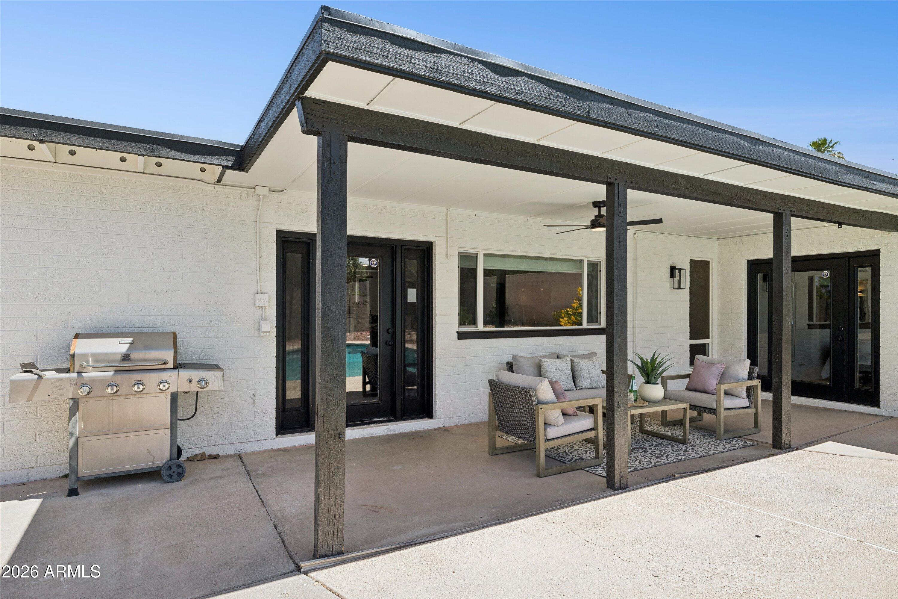 HIDDEN HILLS - Residential