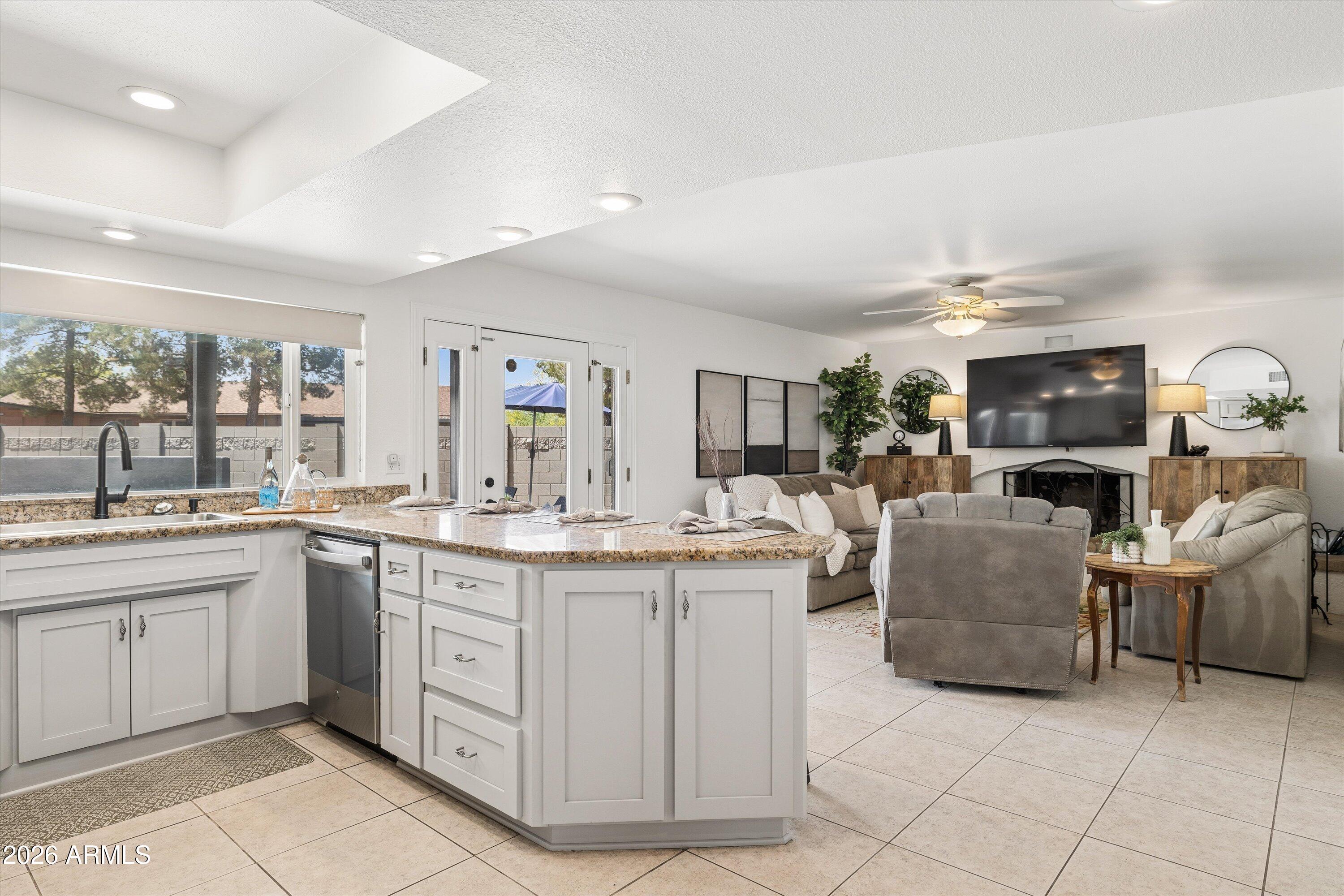 HIDDEN HILLS - Residential