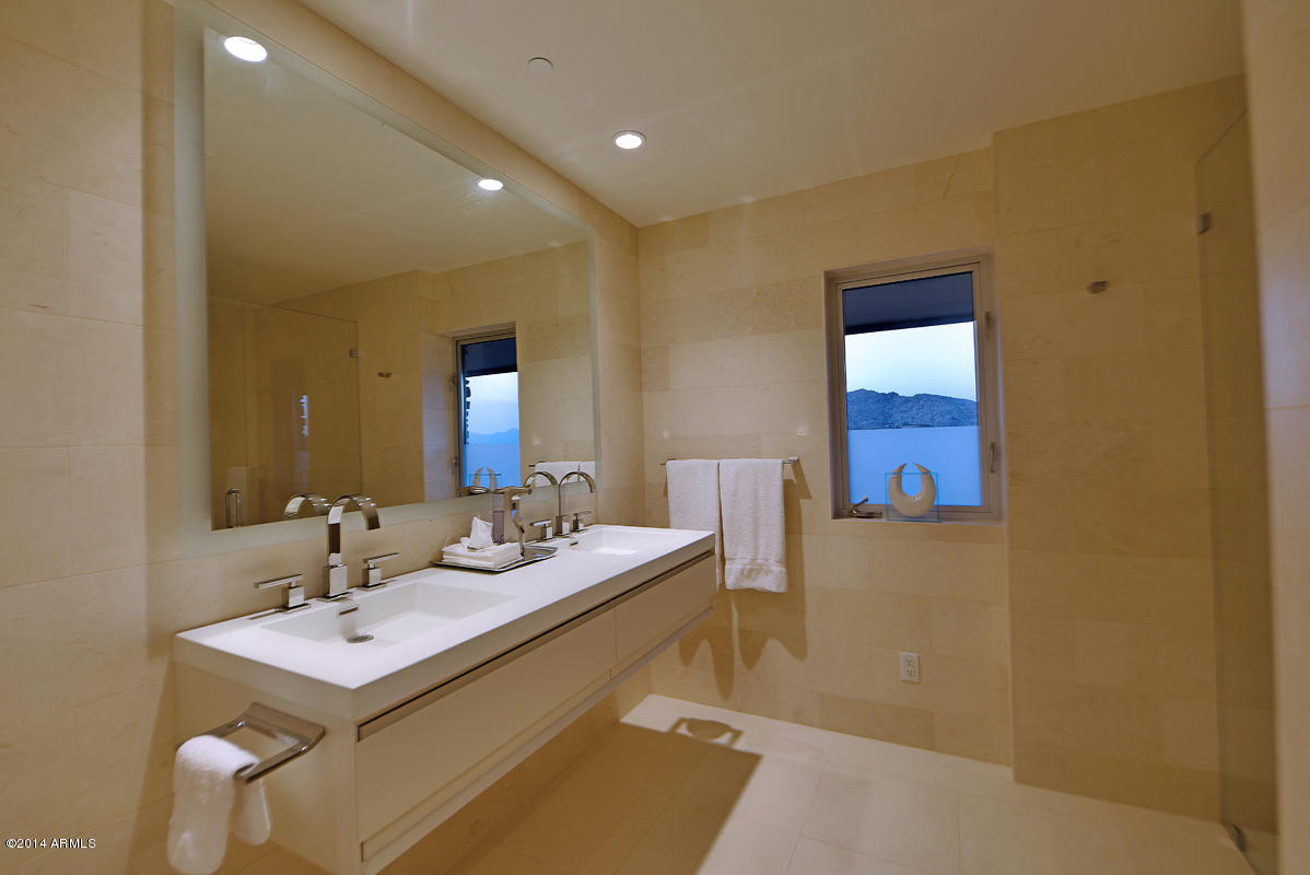 TENNIS RANCH ON CAMELBACK - Residential
