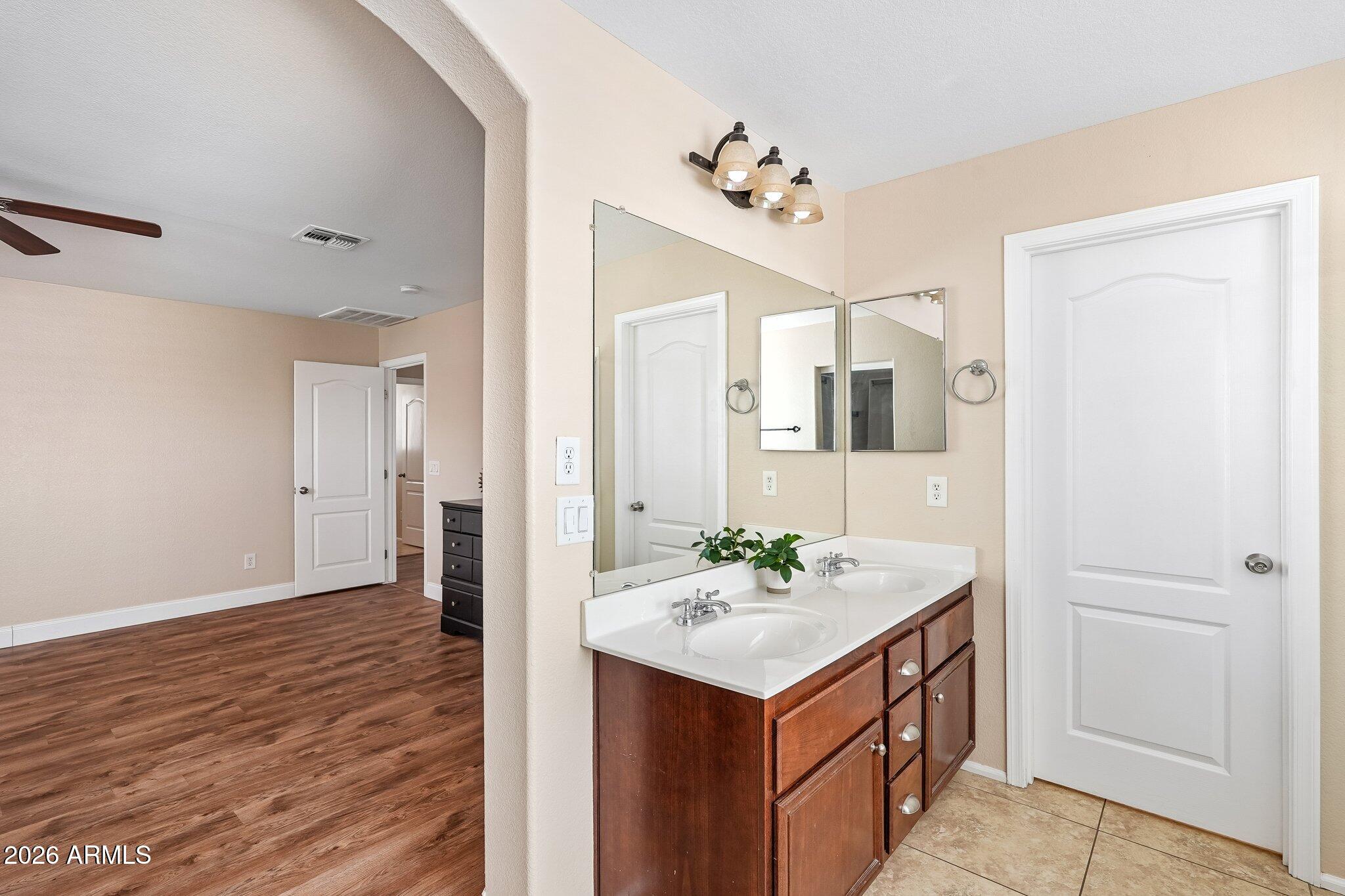 CAMINO A LAGO SOUTH UNIT 8 - Residential