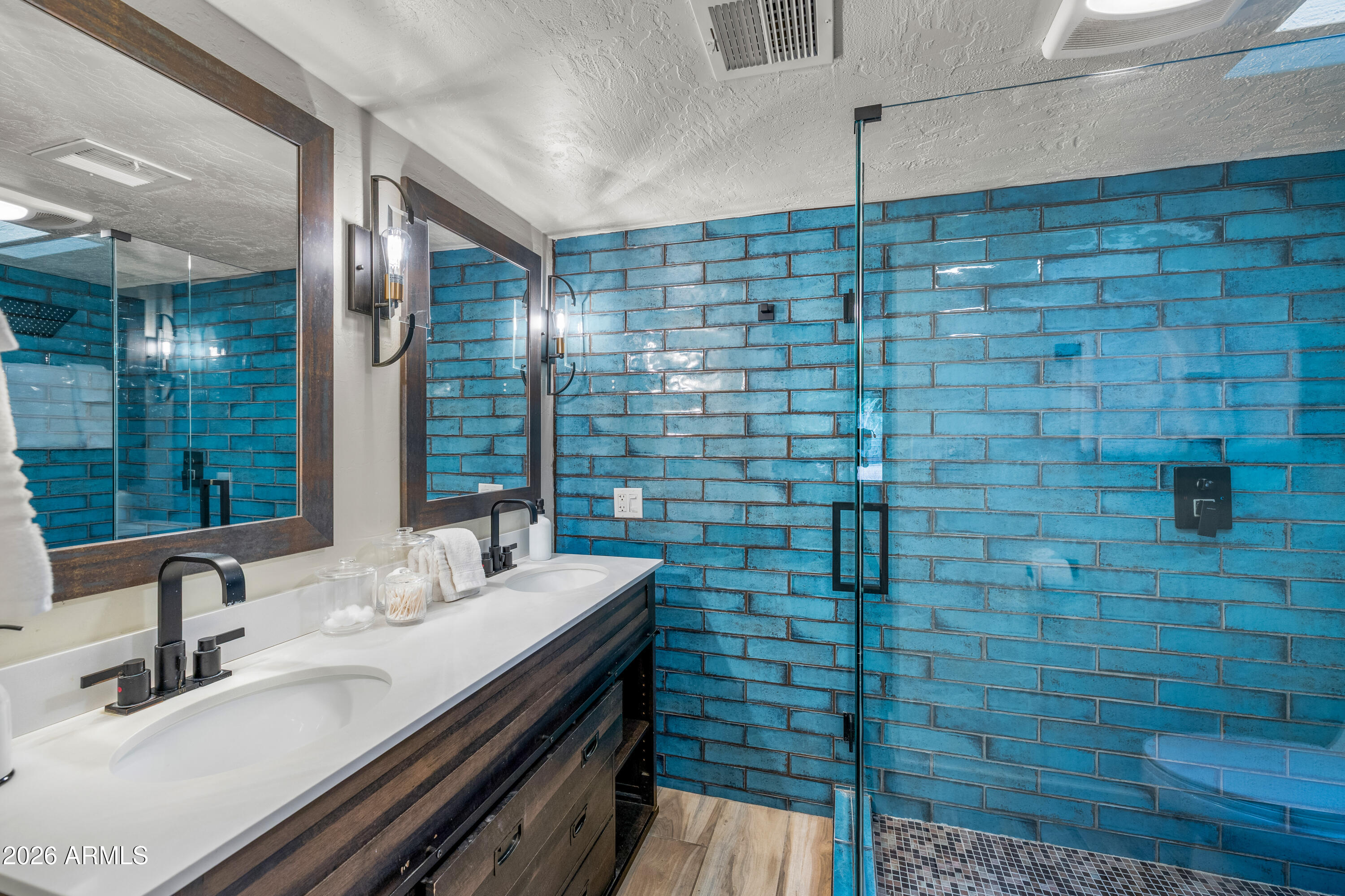 SADDLEROCK HOMES - Residential