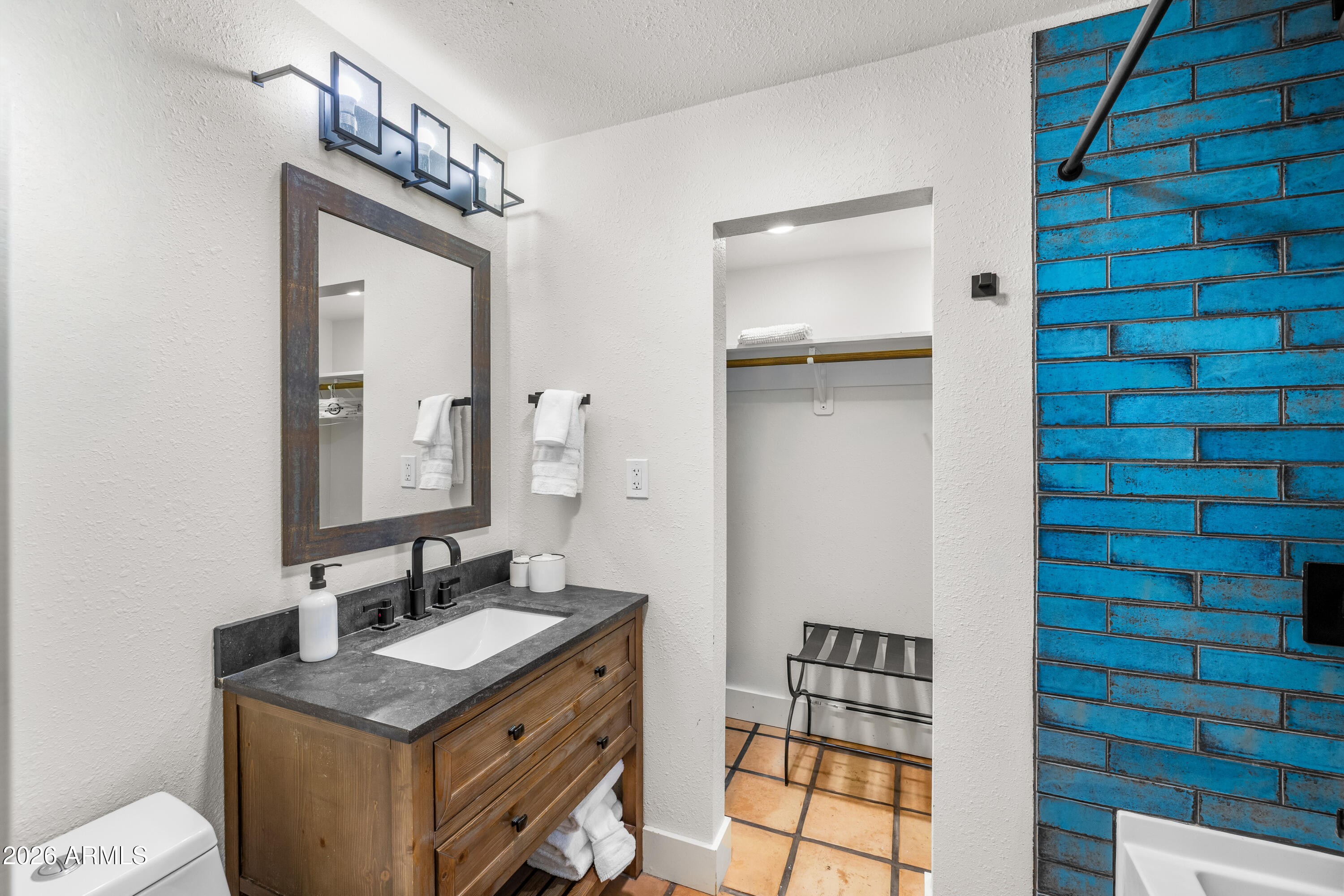 SADDLEROCK HOMES - Residential