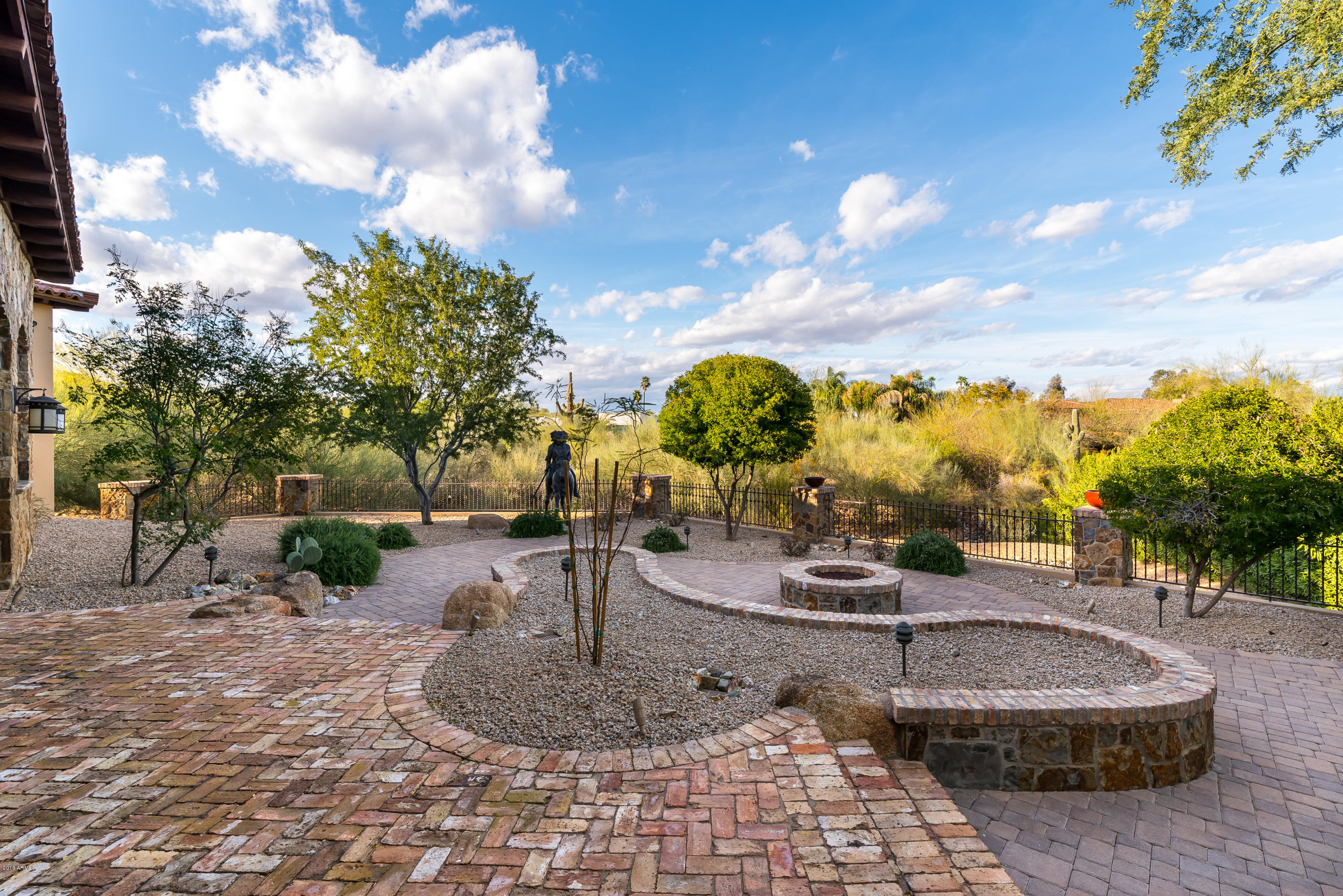 MUMMY MOUNTAIN PARK - Residential