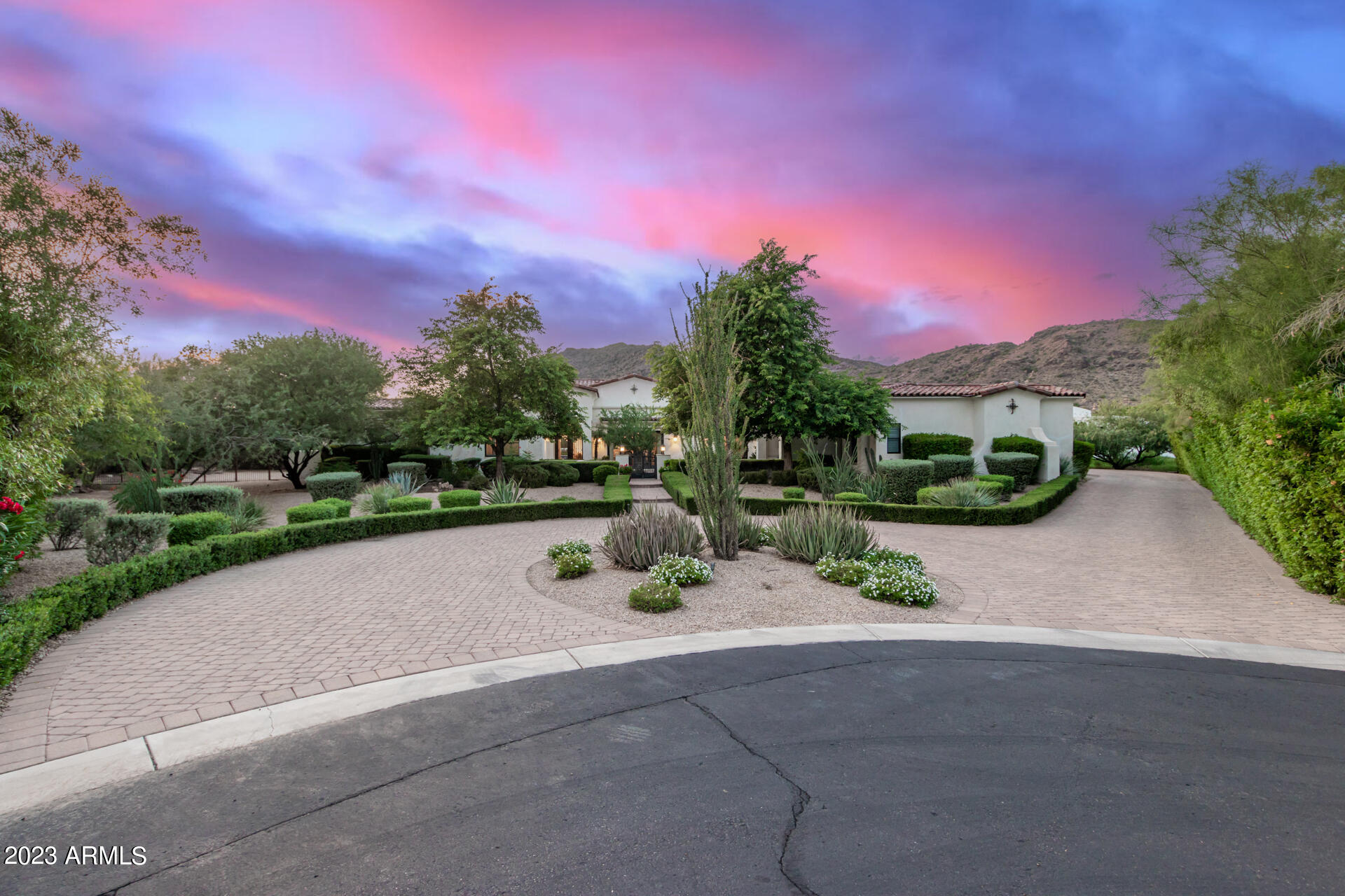 MOUNTAIN VIEW - Residential