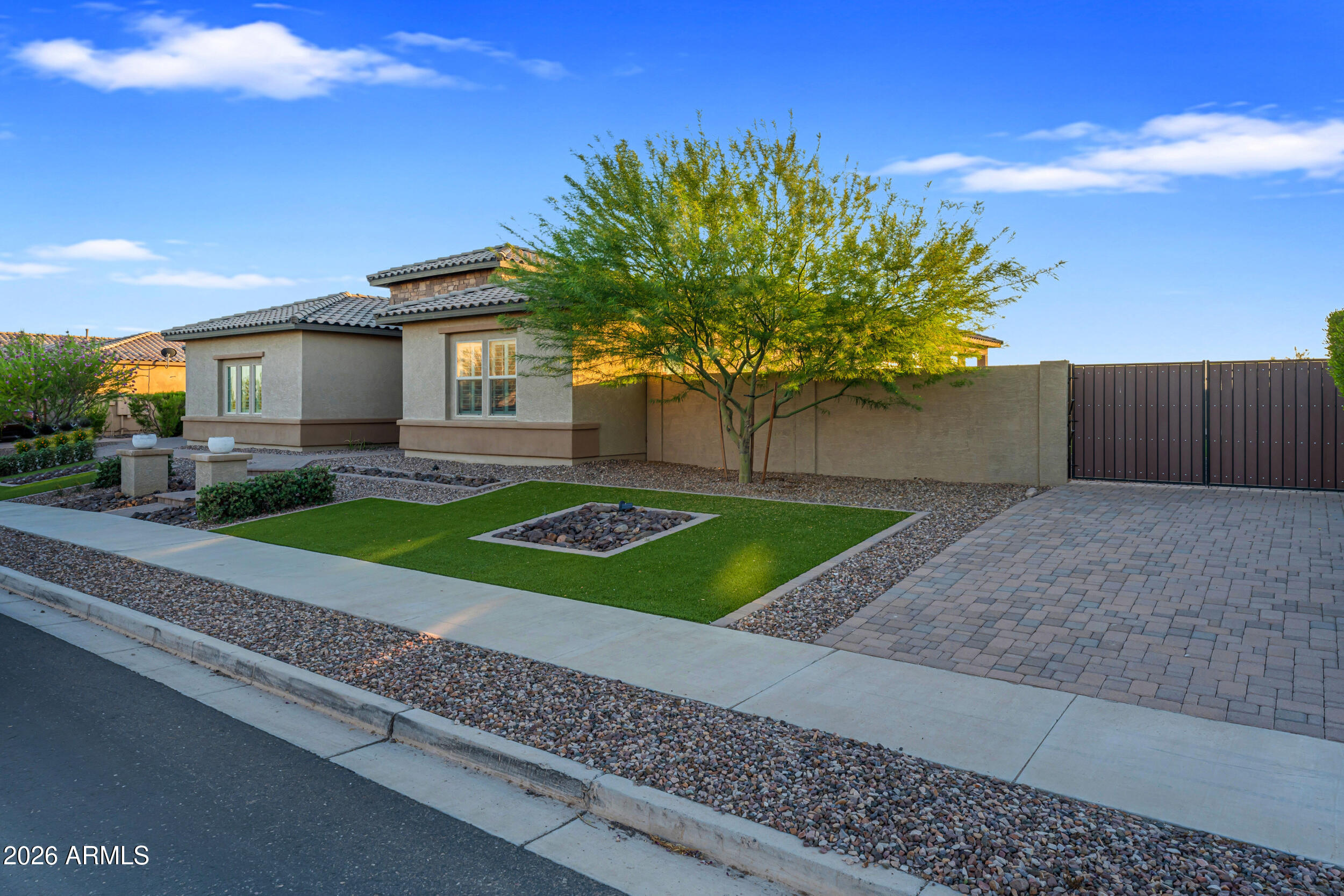 RIVERWALK - Residential
