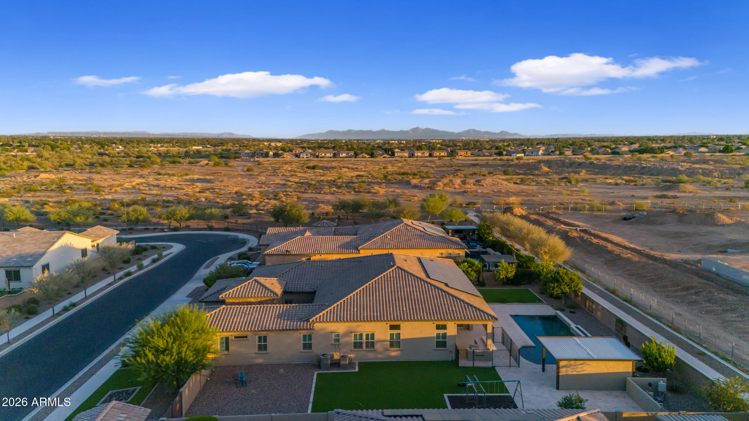 RIVERWALK - Residential