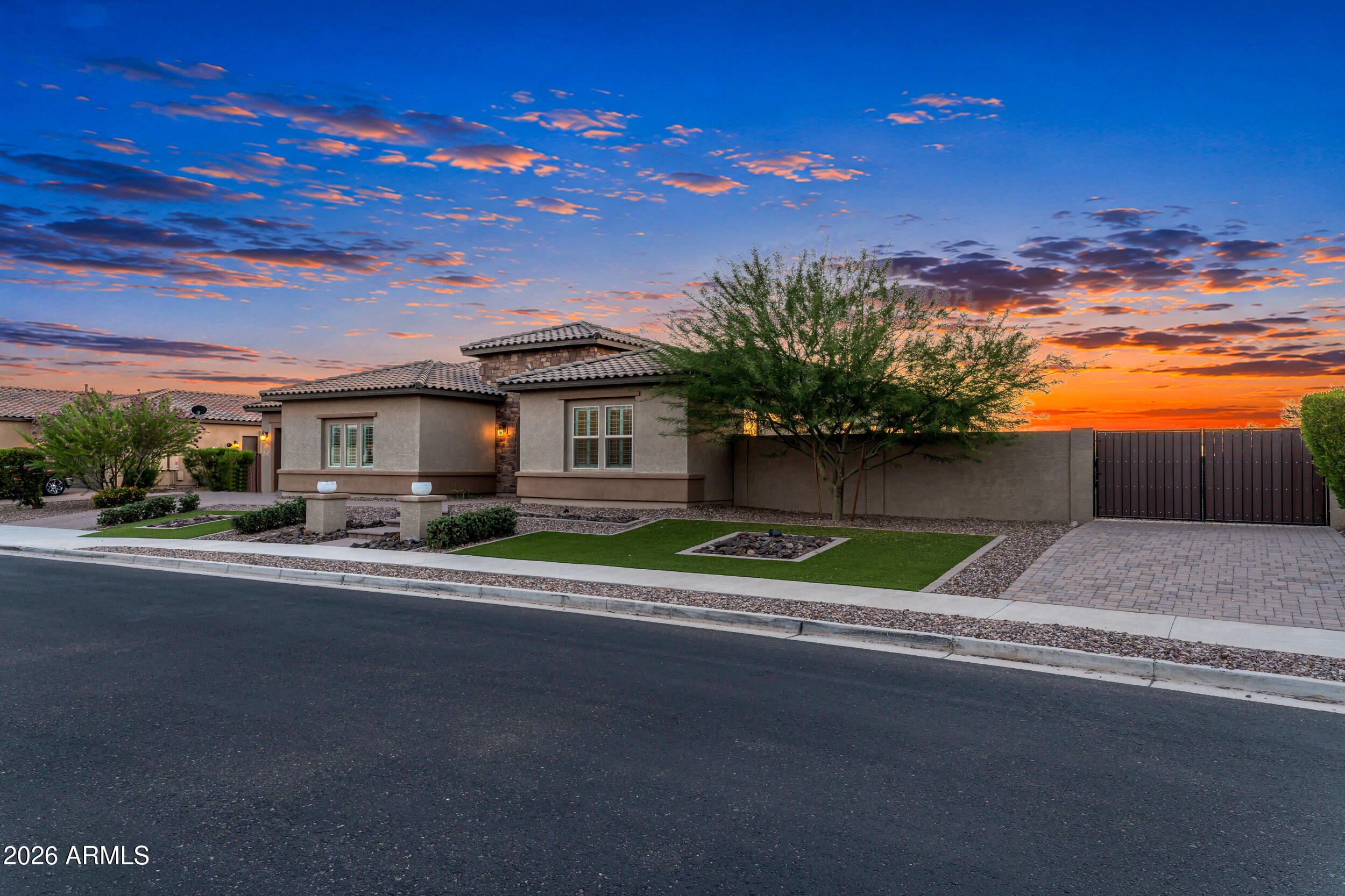 RIVERWALK - Residential