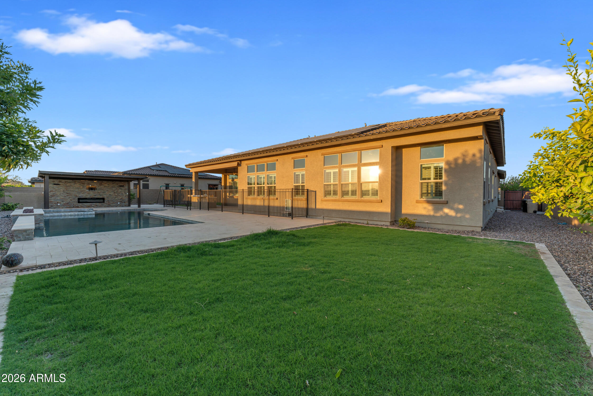 RIVERWALK - Residential