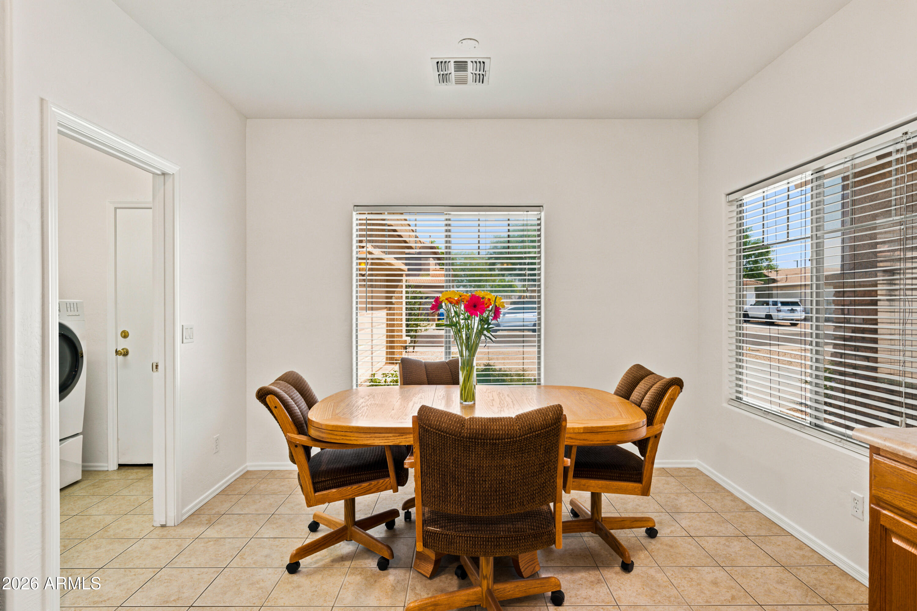 QUEENLAND MANOR - Residential