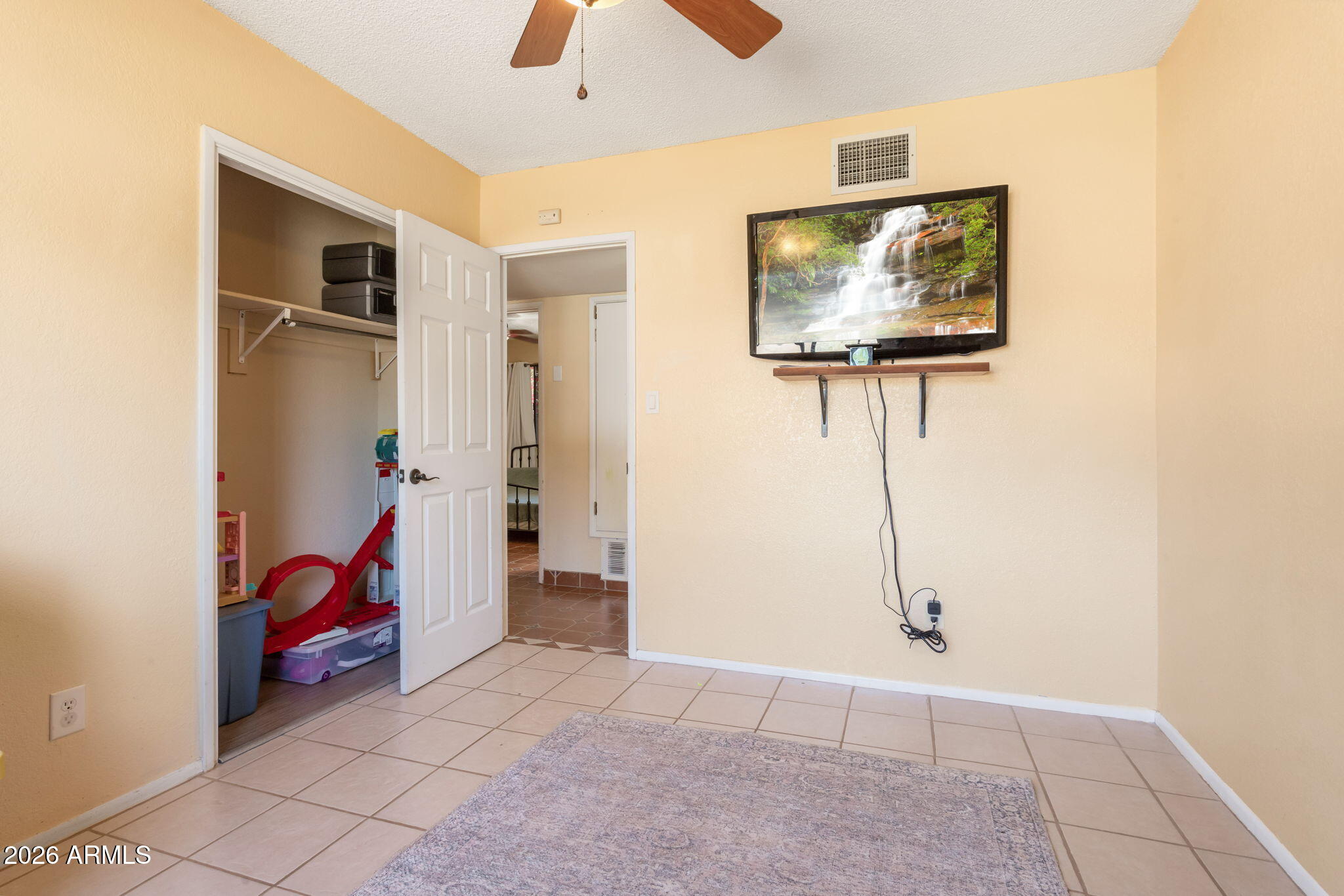 MONTEBELLO - Residential