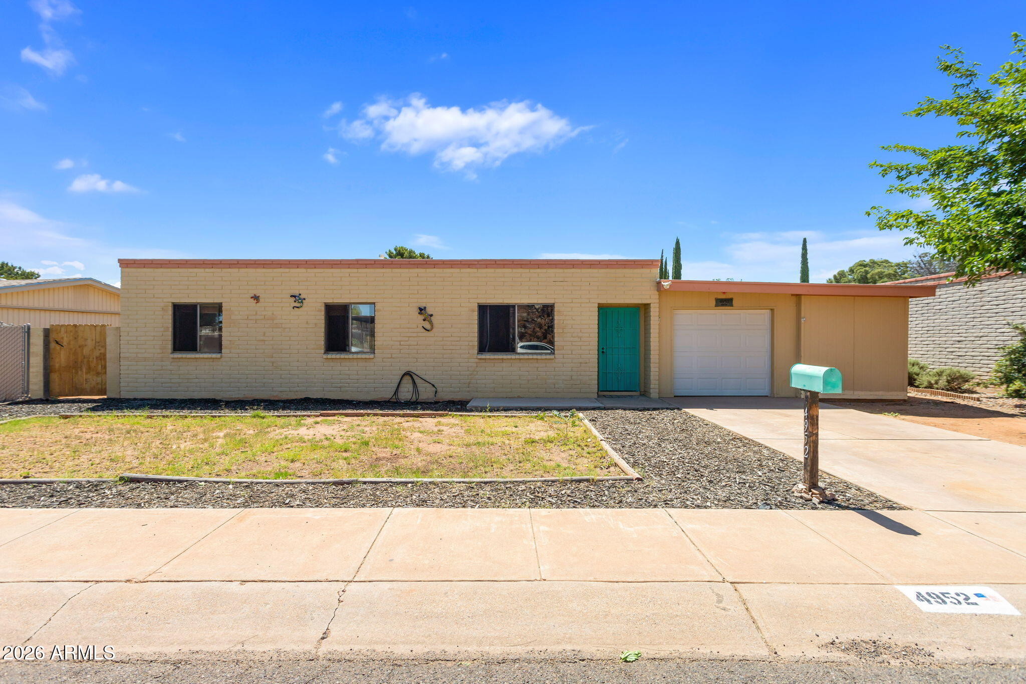 MONTEBELLO - Residential