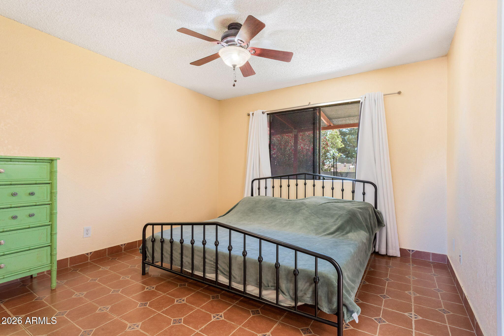 MONTEBELLO - Residential