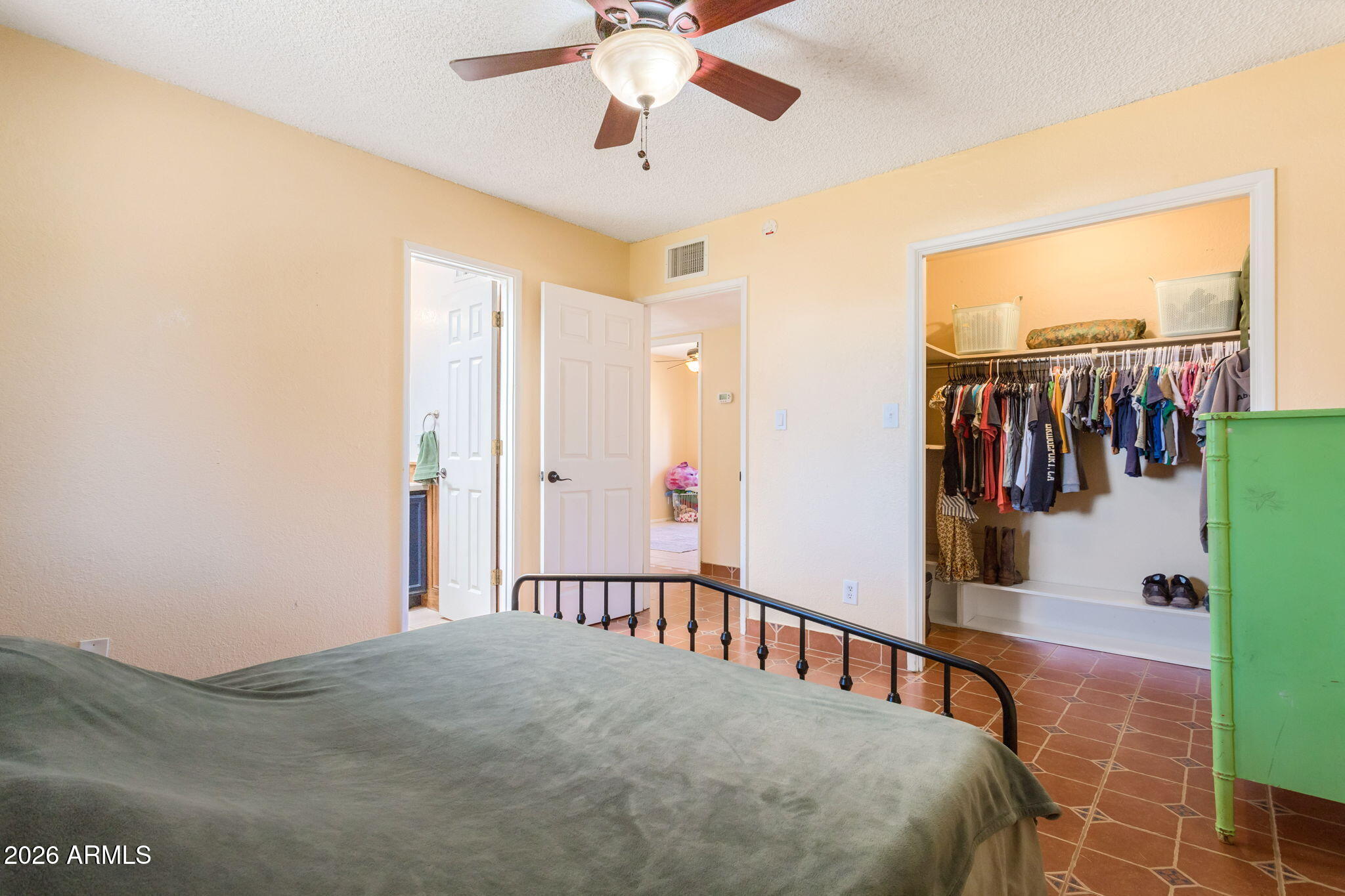 MONTEBELLO - Residential