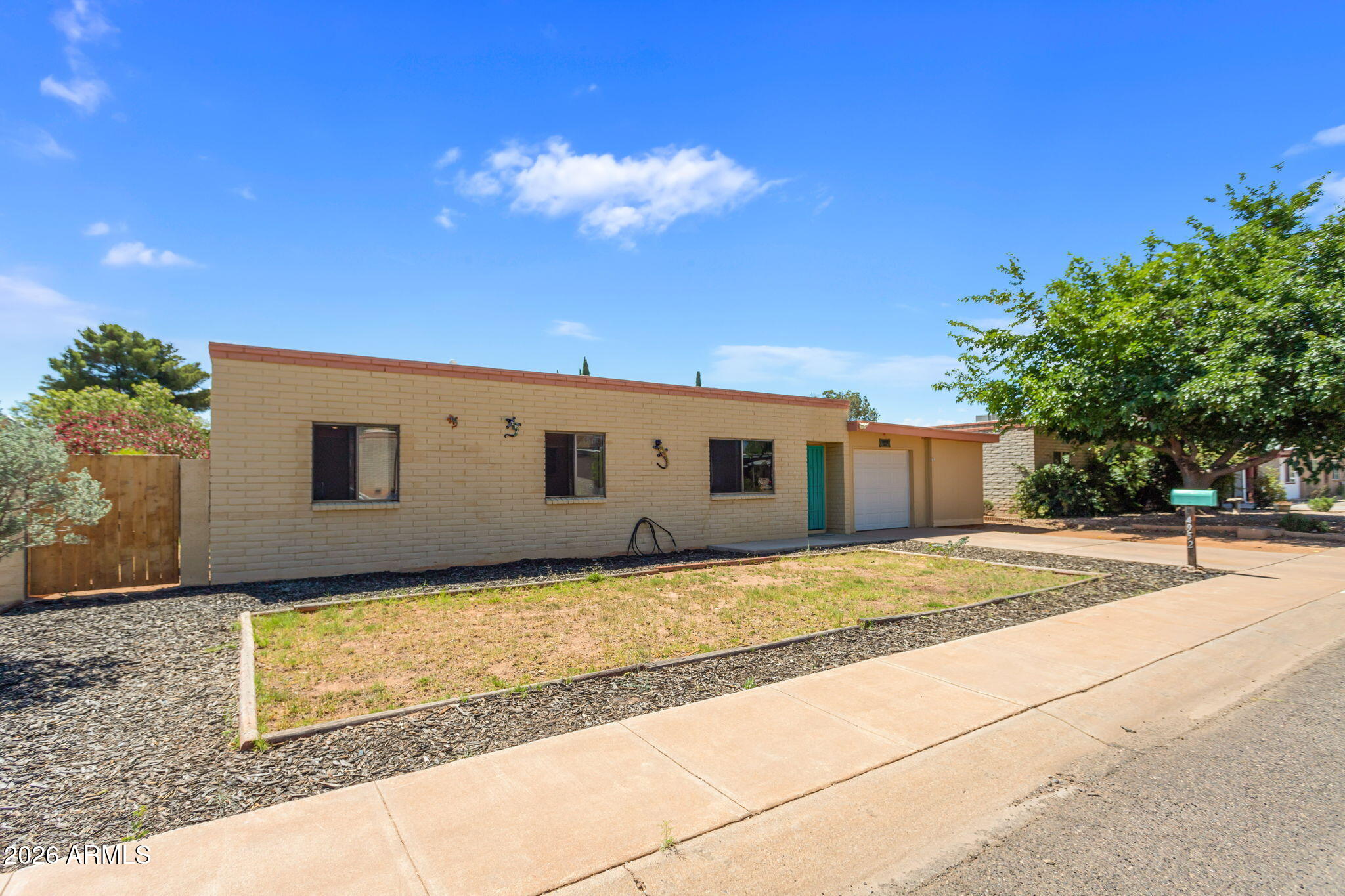 MONTEBELLO - Residential