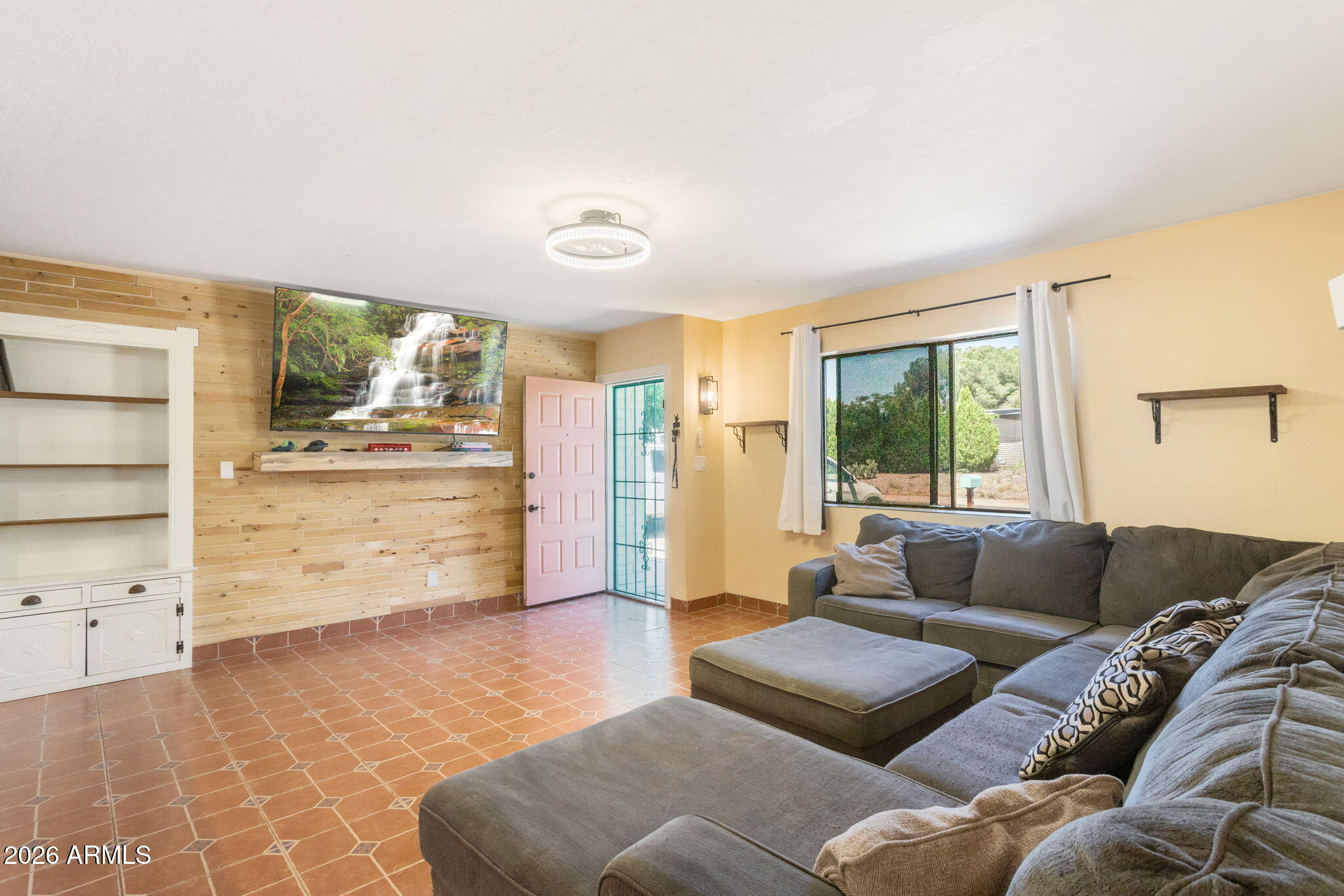MONTEBELLO - Residential