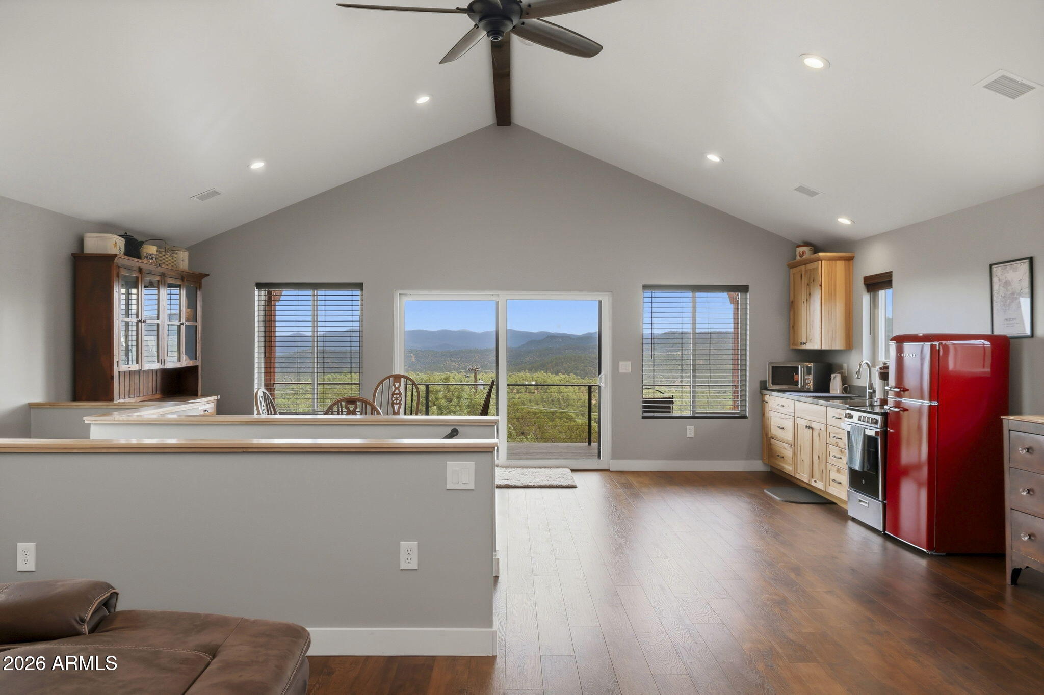 THUMB BUTTE DISTRICT - Residential