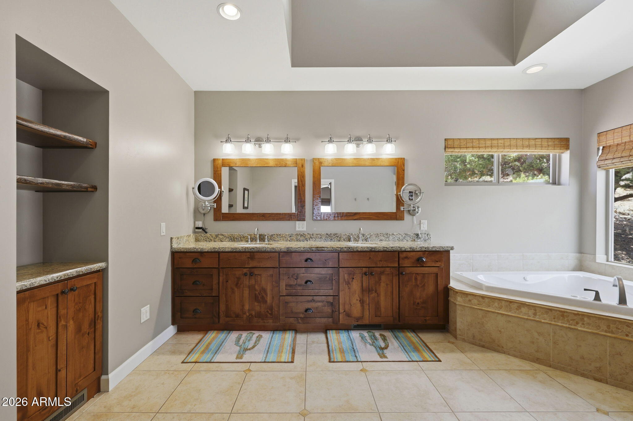 THUMB BUTTE DISTRICT - Residential