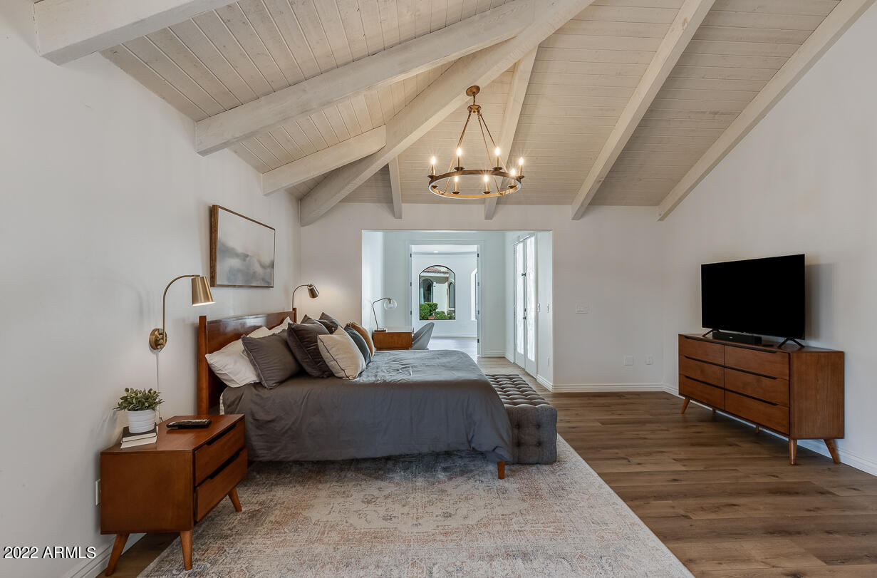 SCOTTSDALE FOOTHILLS - Residential