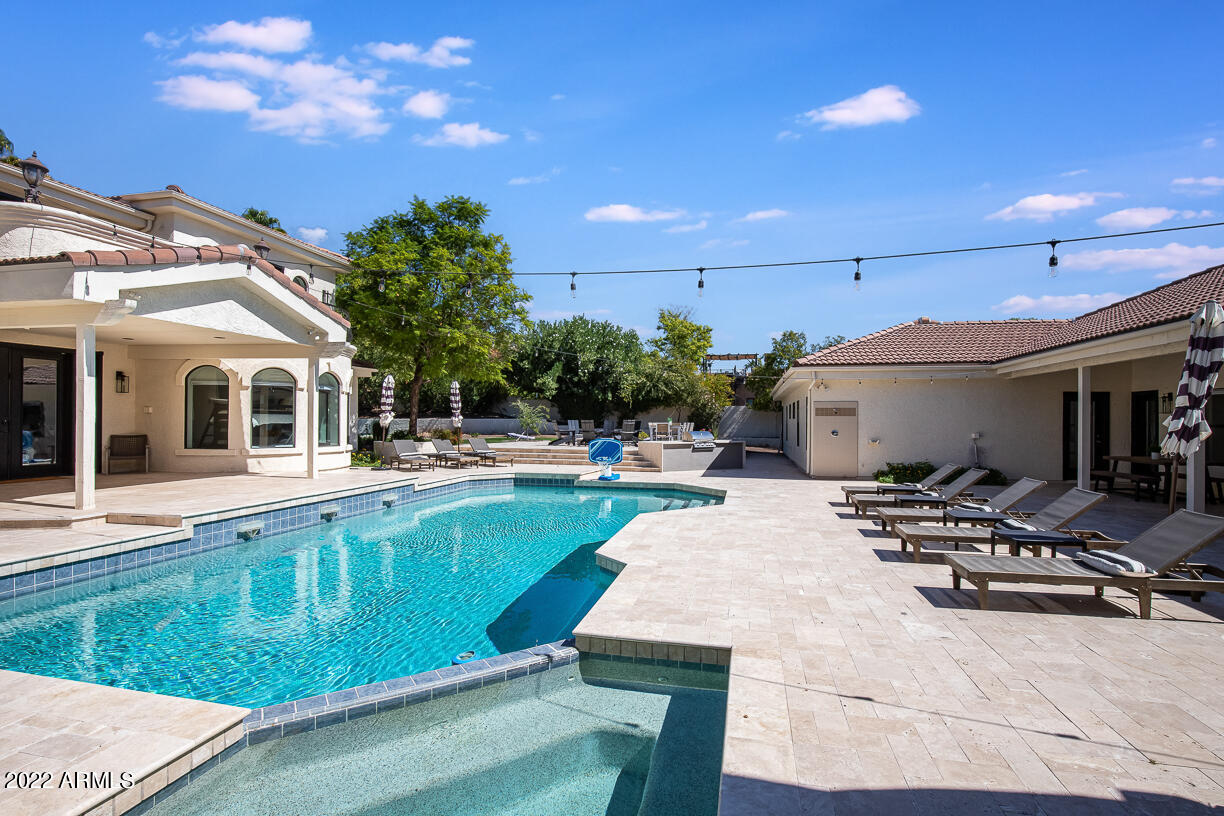 SCOTTSDALE FOOTHILLS - Residential