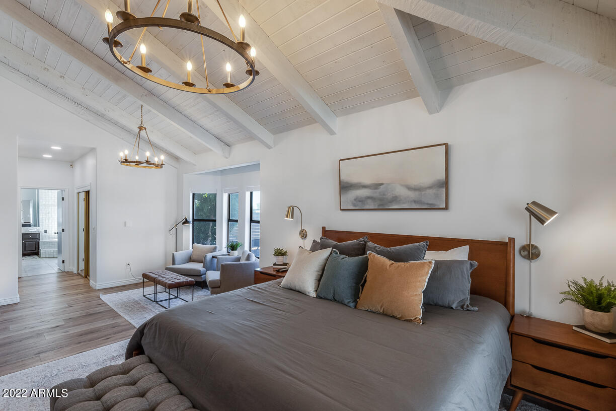 SCOTTSDALE FOOTHILLS - Residential