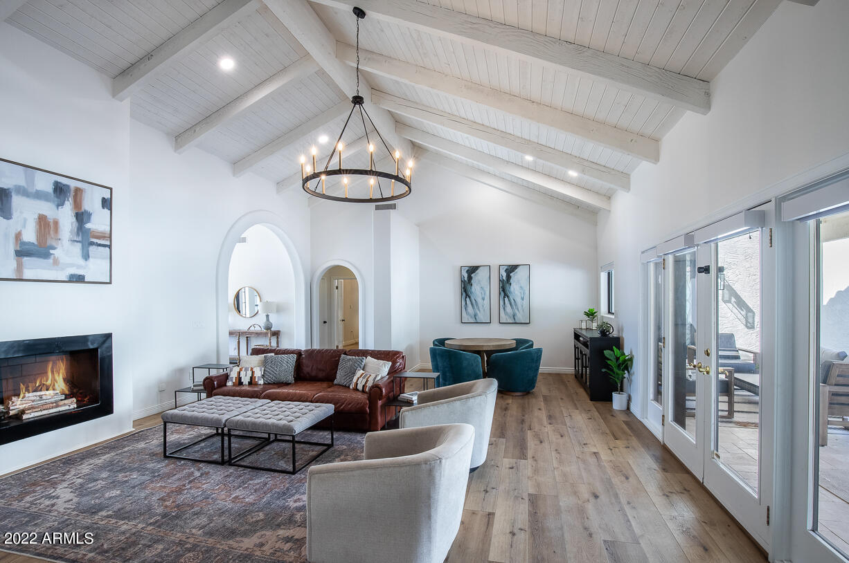 SCOTTSDALE FOOTHILLS - Residential