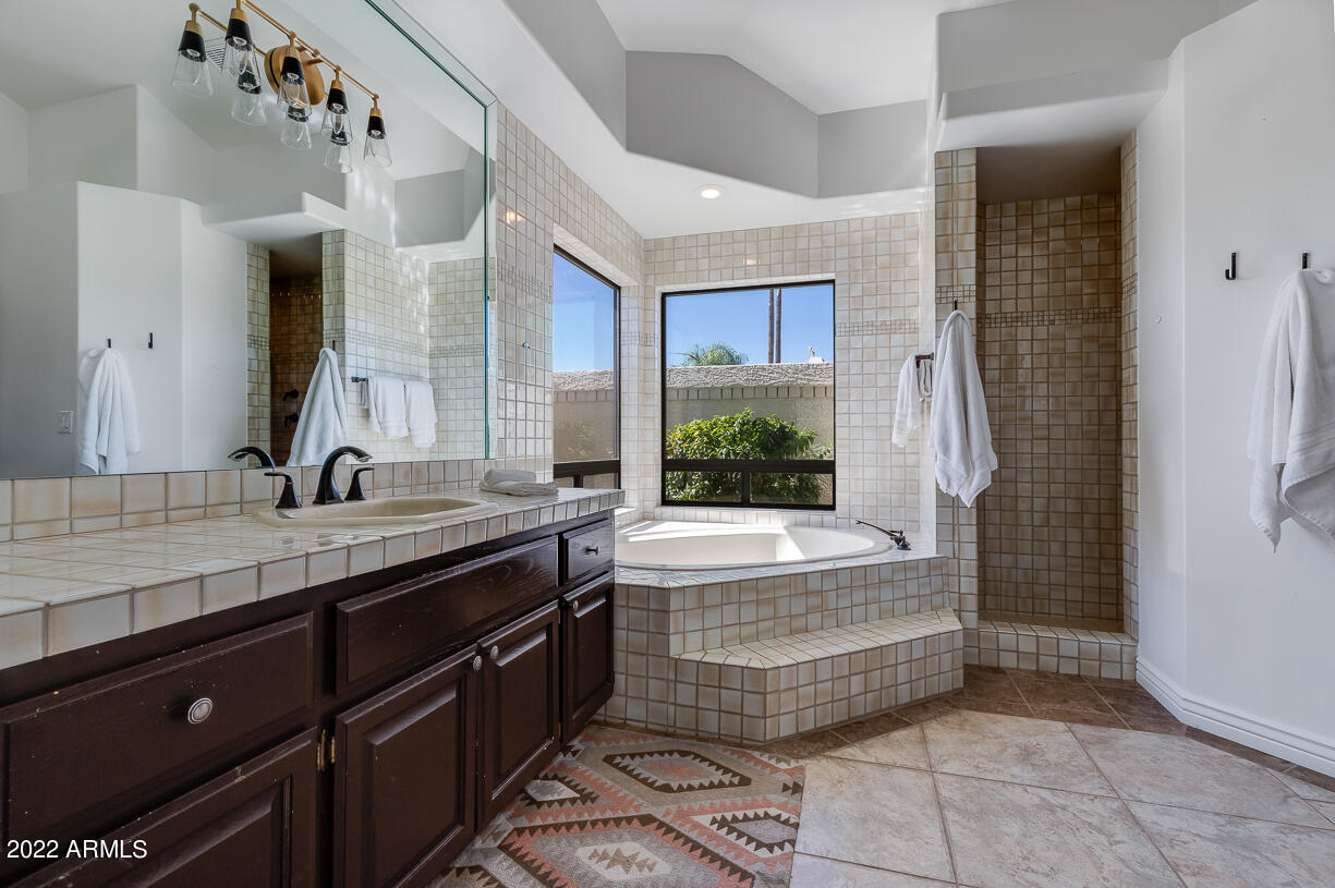 SCOTTSDALE FOOTHILLS - Residential