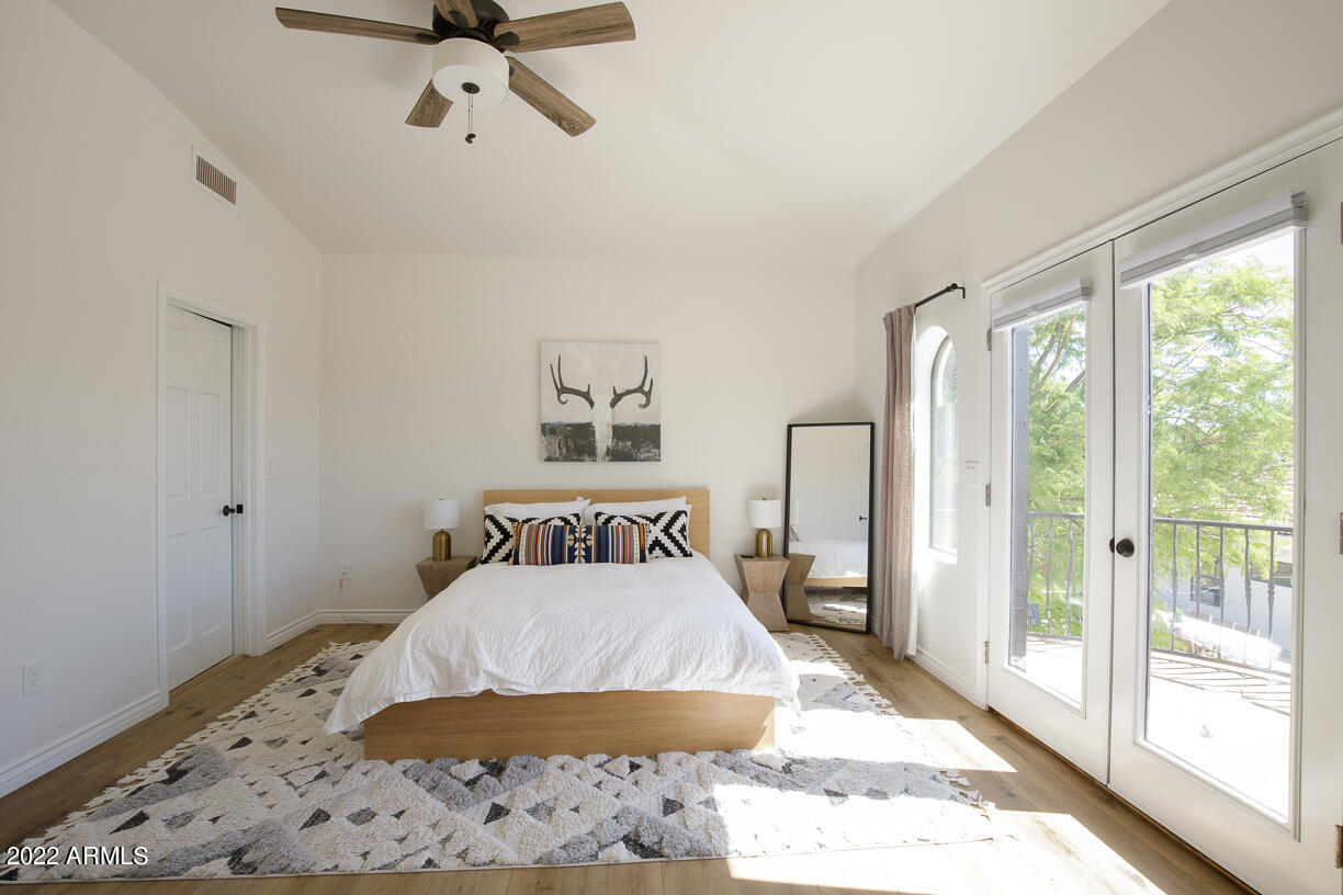 SCOTTSDALE FOOTHILLS - Residential