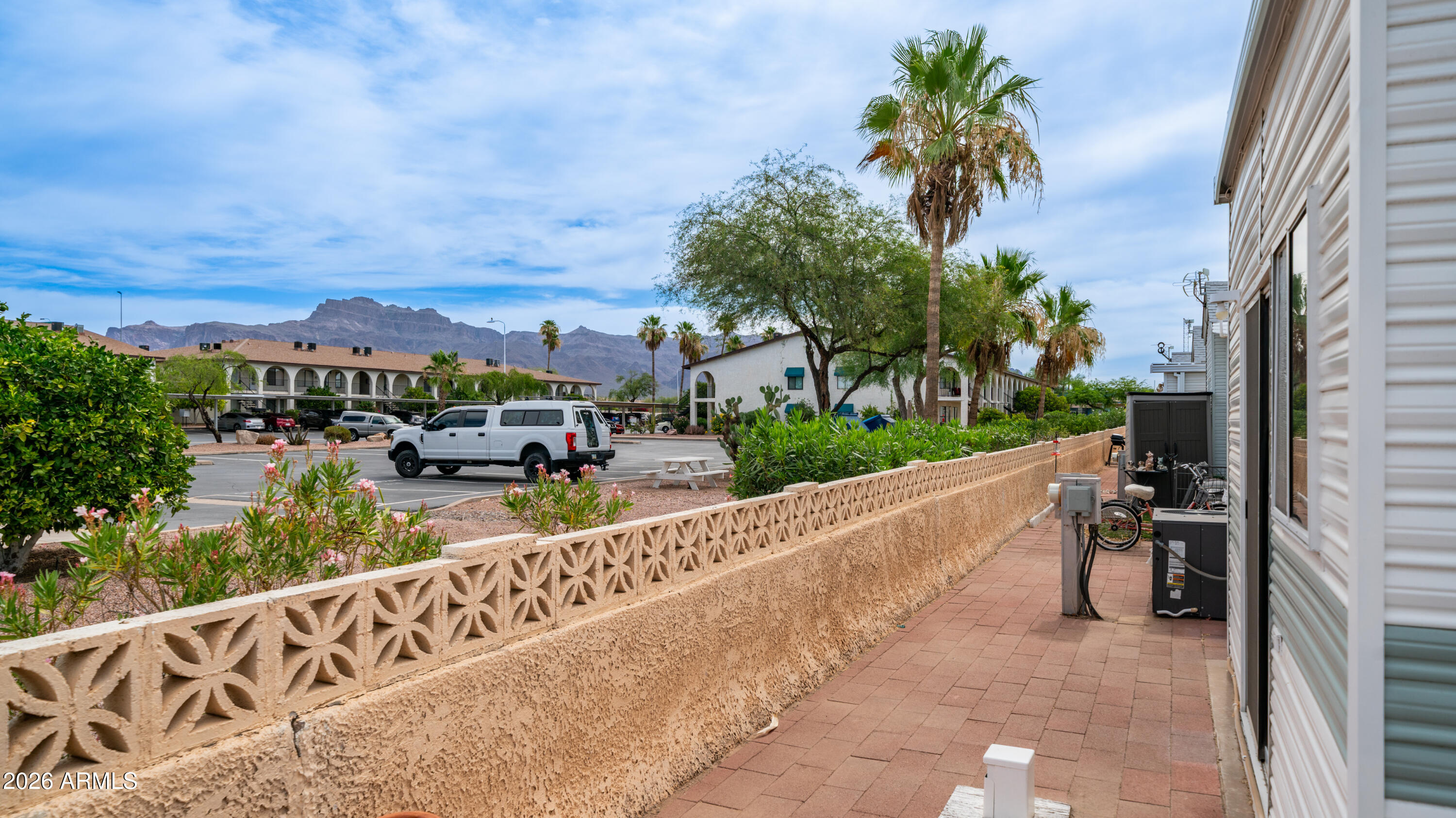 GOLDEN VISTA - Residential