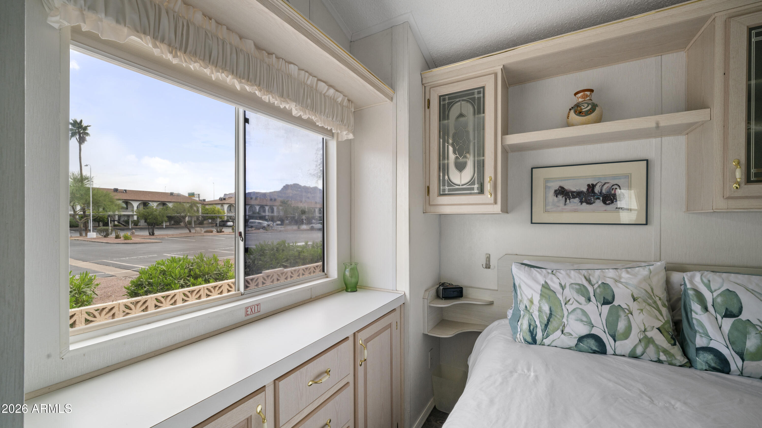 GOLDEN VISTA - Residential