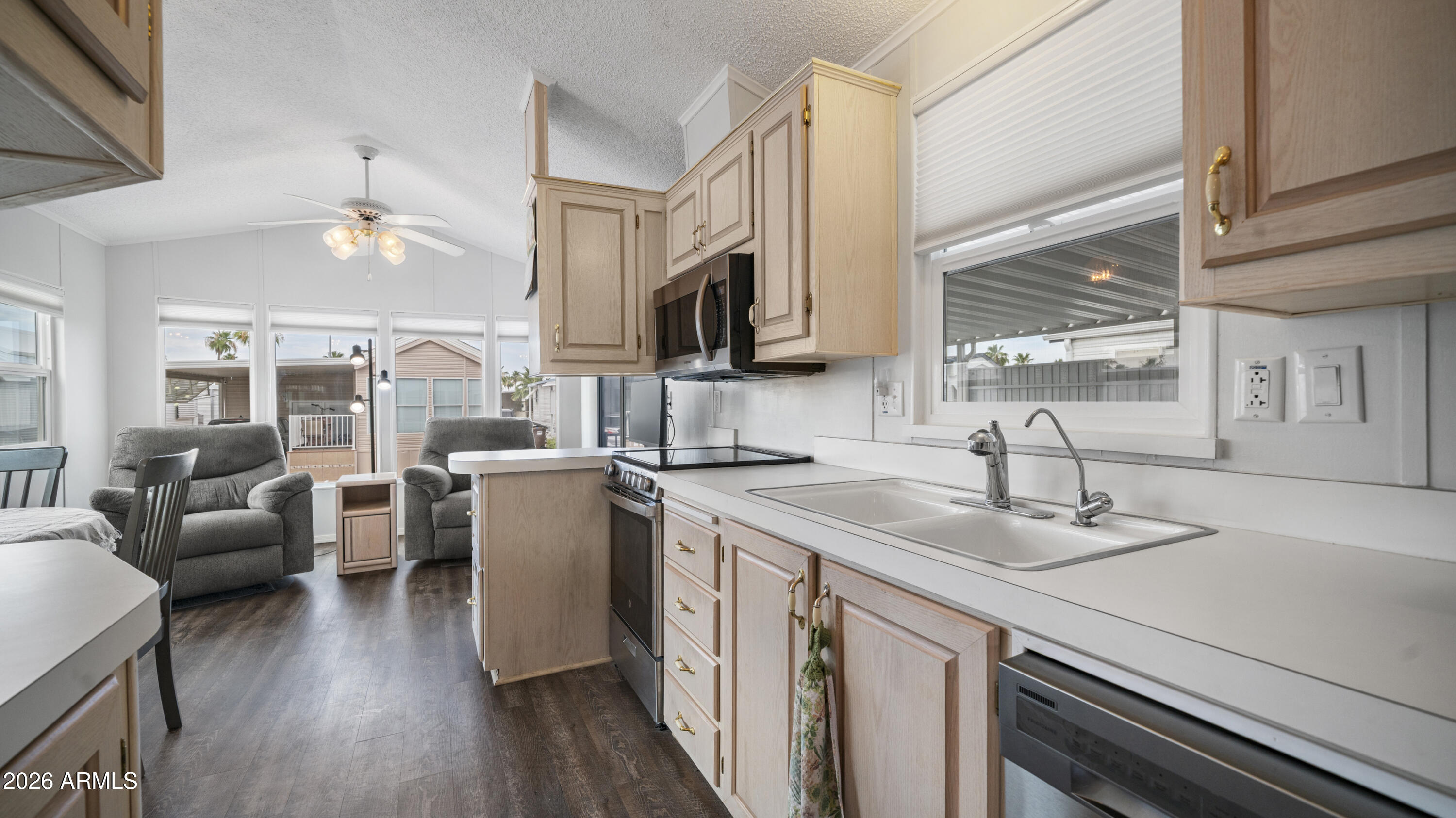 GOLDEN VISTA - Residential