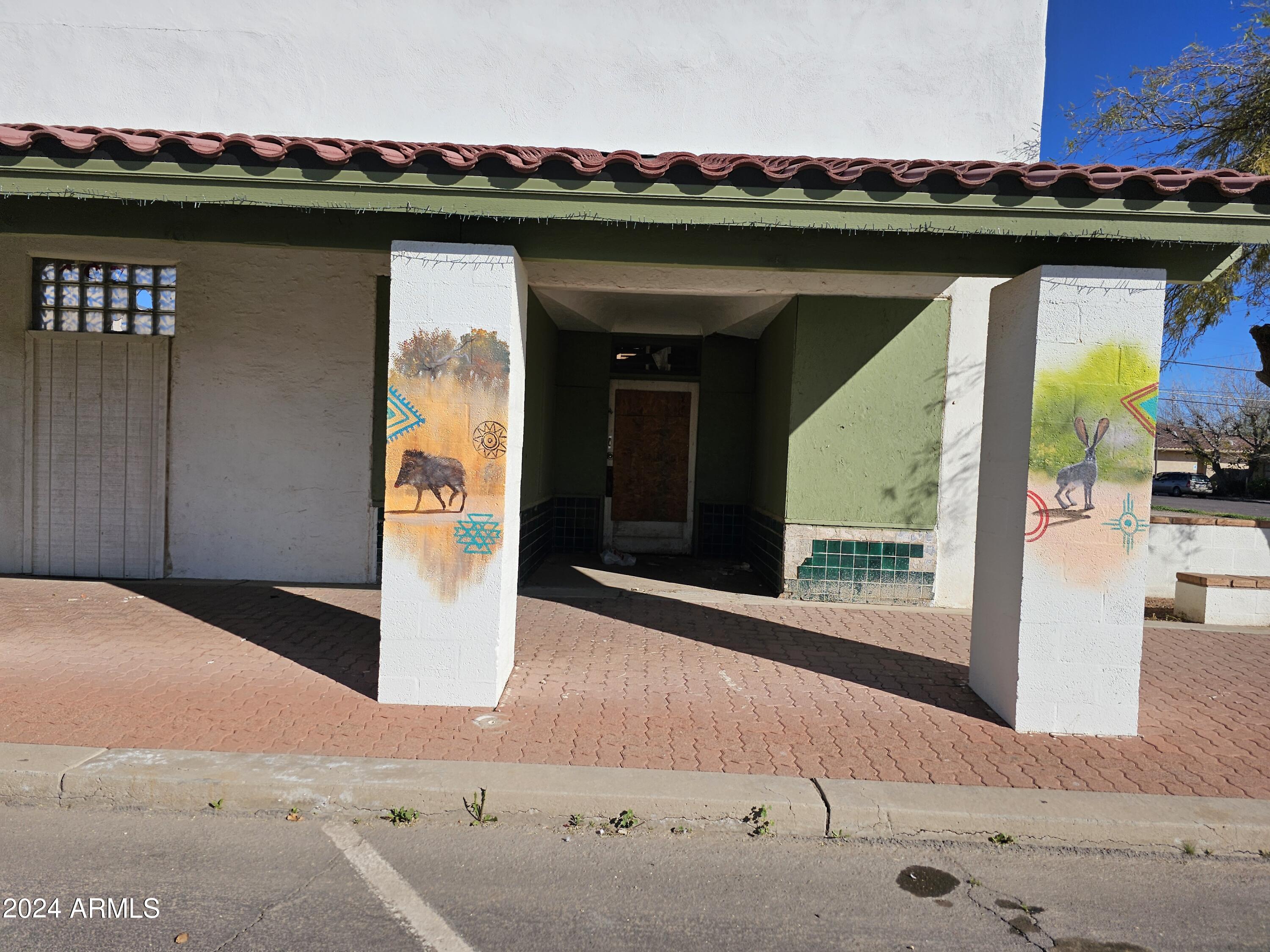 🔥 Unbeatable Commercial Deal in Eloy! 🔥
Now's your chance to own a prime commercial property in the heart of Eloy, AZ—at a price that's hard to beat! With unbeatable Main Street exposure and constant foot traffic, this building is a goldmine for any business looking to thrive. Public parking just steps away adds major convenience for your customers, making this location even more attractive. Whether you're launching a new venture or expanding an existing one, this high-visibility spot sets the stage for long-term success. 💼 Don't miss out on this rare opportunity to secure a standout location in a growing city. Opportunities like this don't come around often—make your move before it's gone!