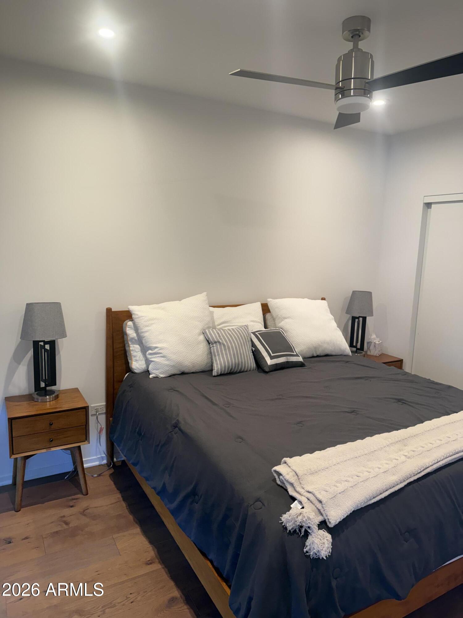 OPTIMA KIERLAND CENTER 7120 CONDOMINIUM 2ND AMD - Residential Lease