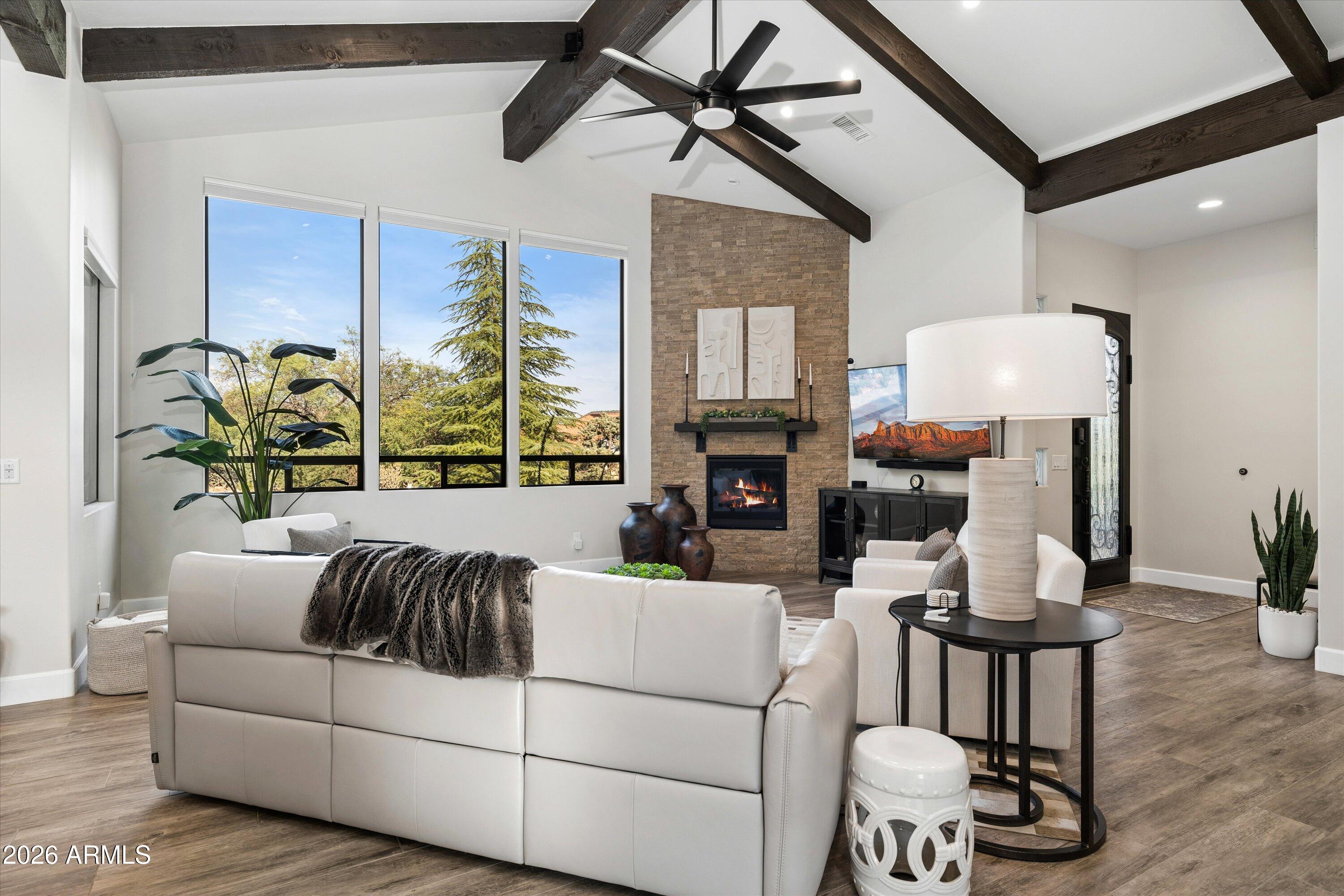 RED ROCK COVE - Residential