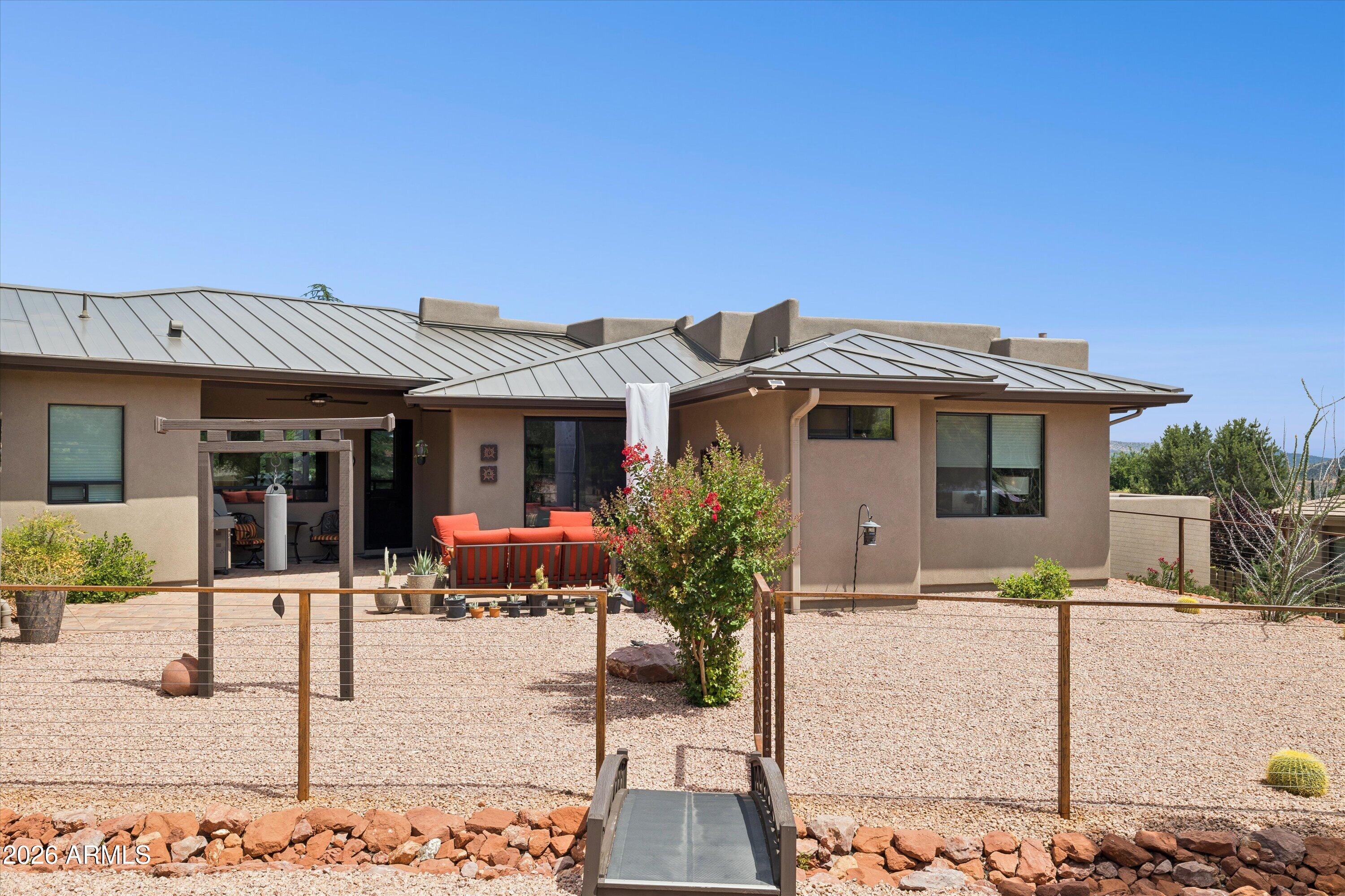 RED ROCK COVE - Residential