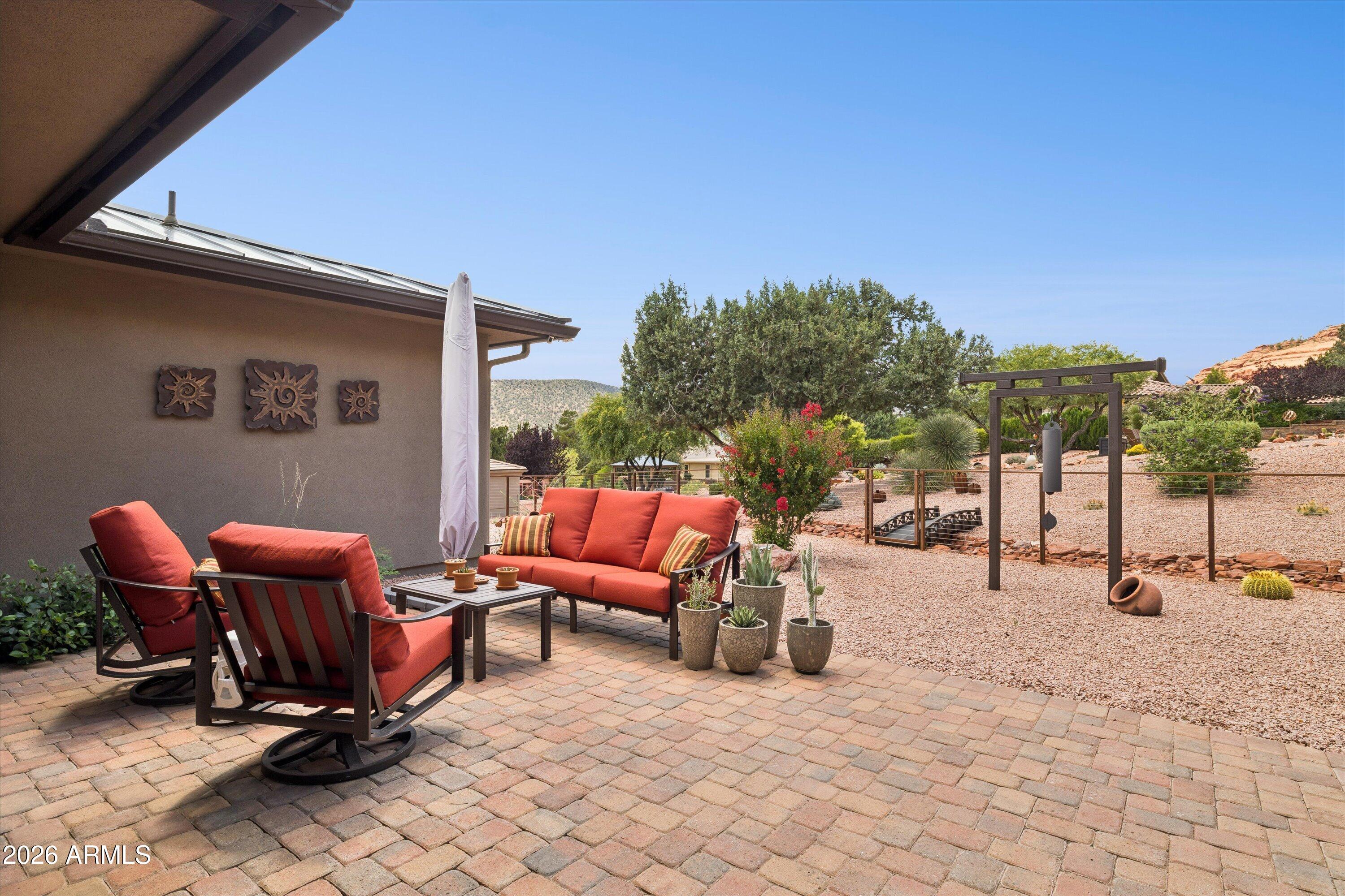 RED ROCK COVE - Residential