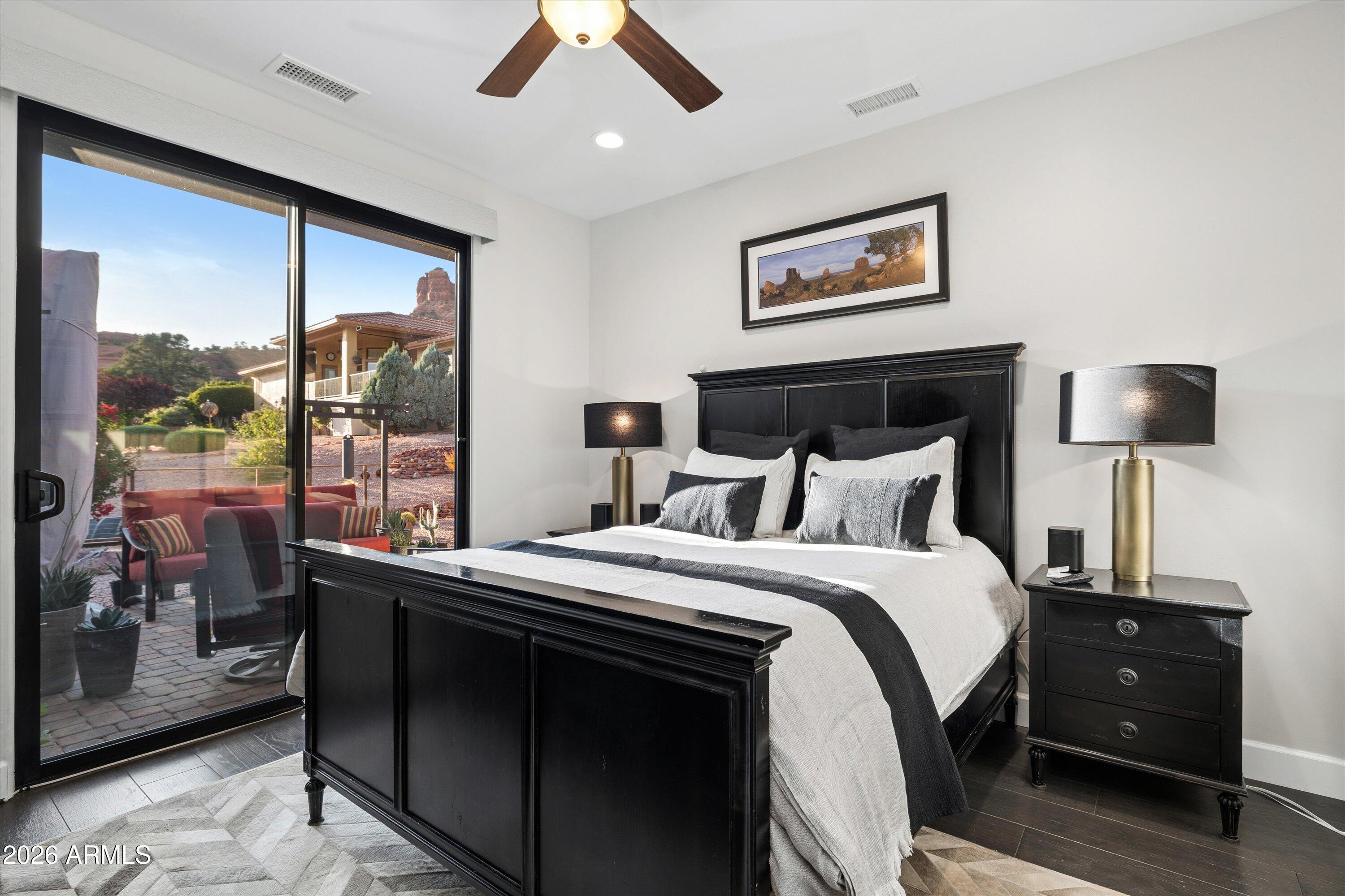 RED ROCK COVE - Residential