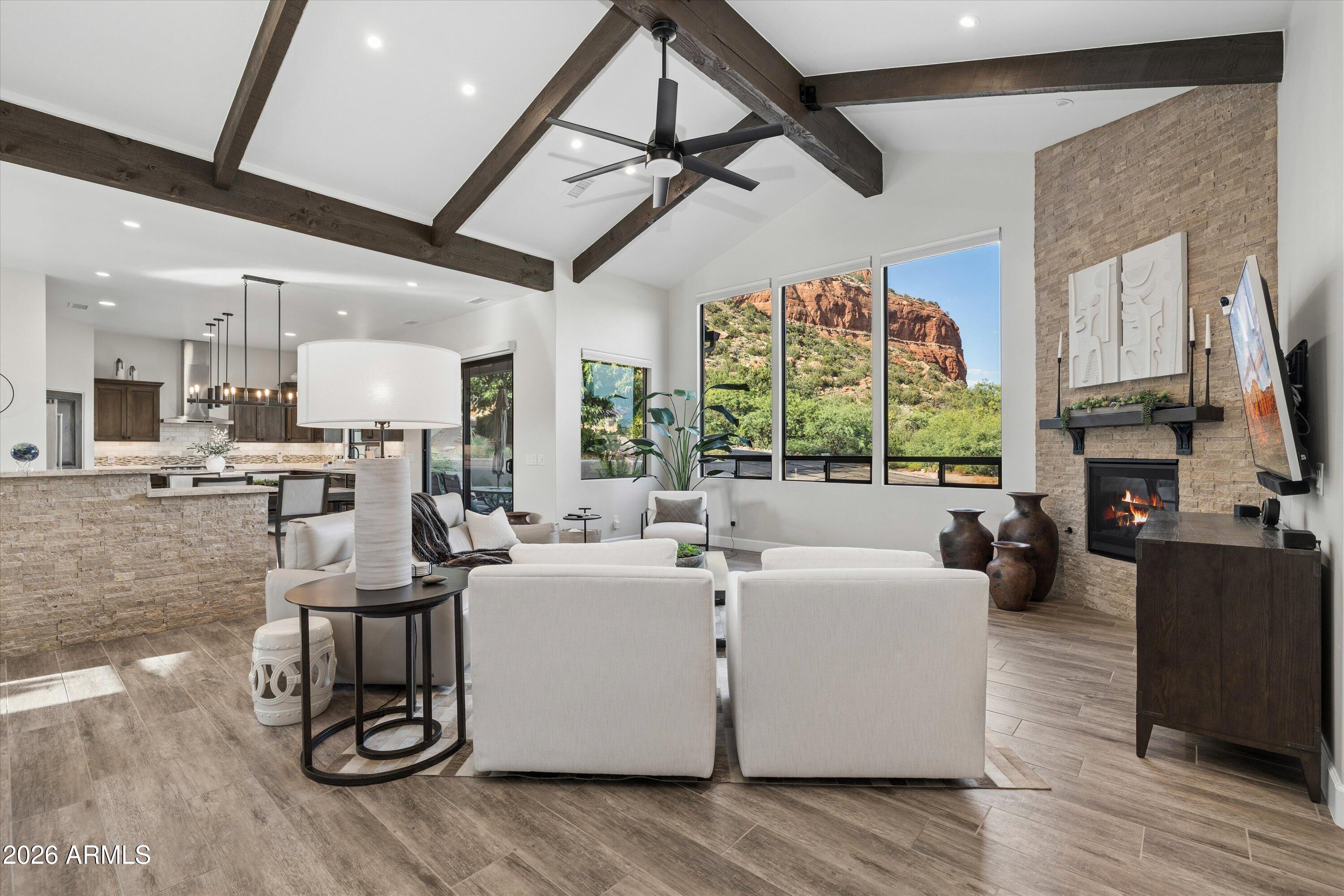 RED ROCK COVE - Residential