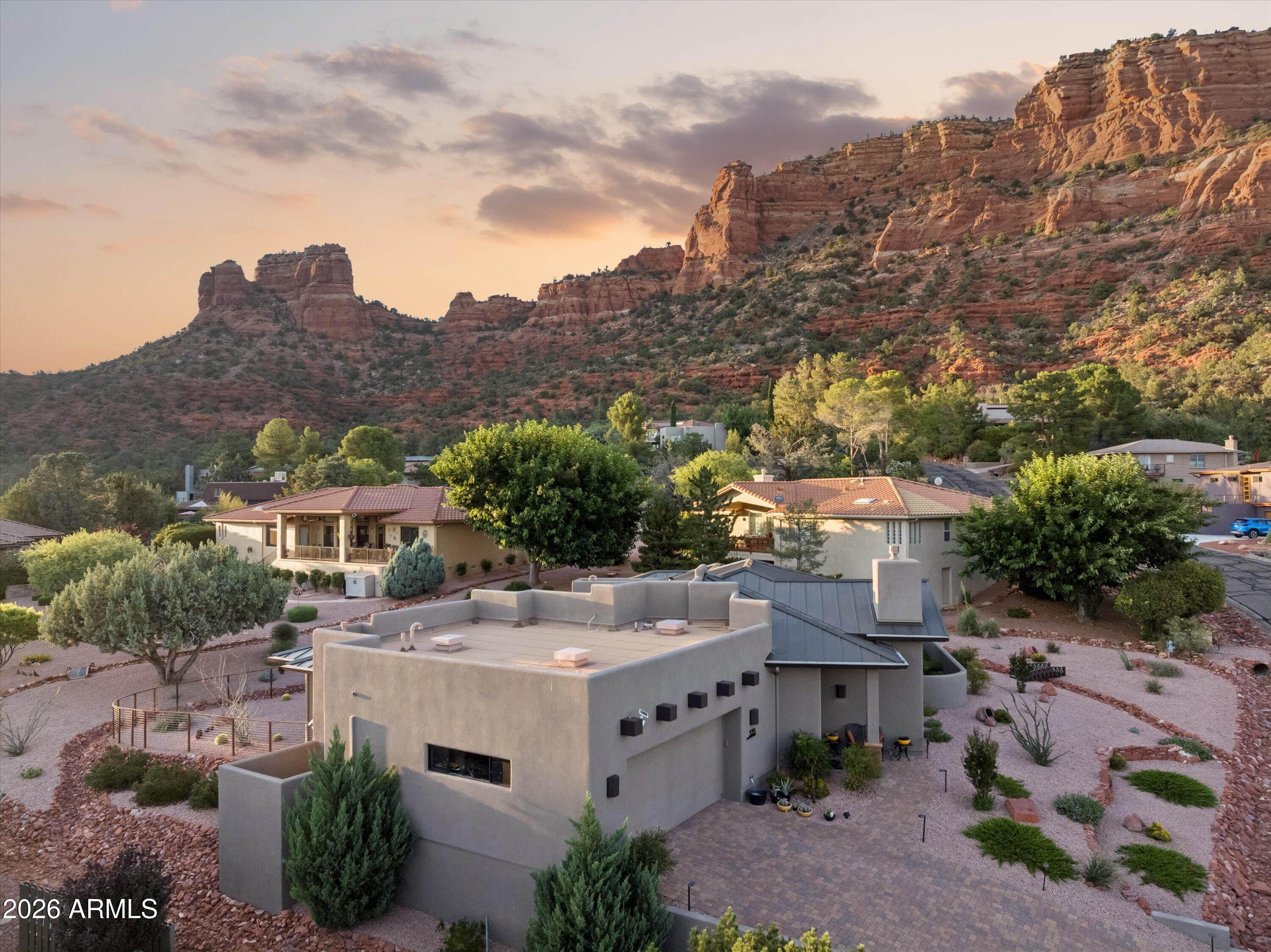RED ROCK COVE - Residential