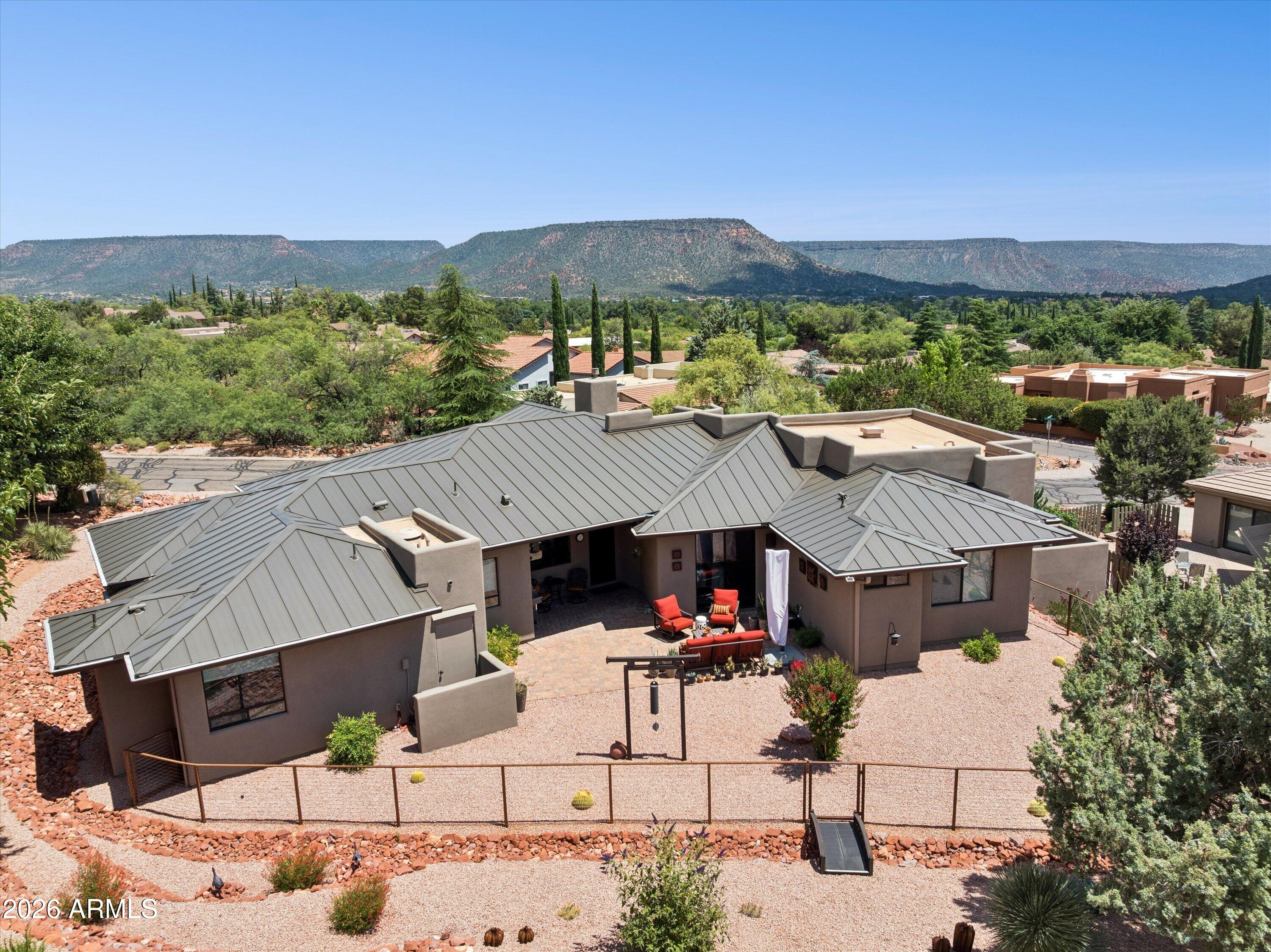 RED ROCK COVE - Residential