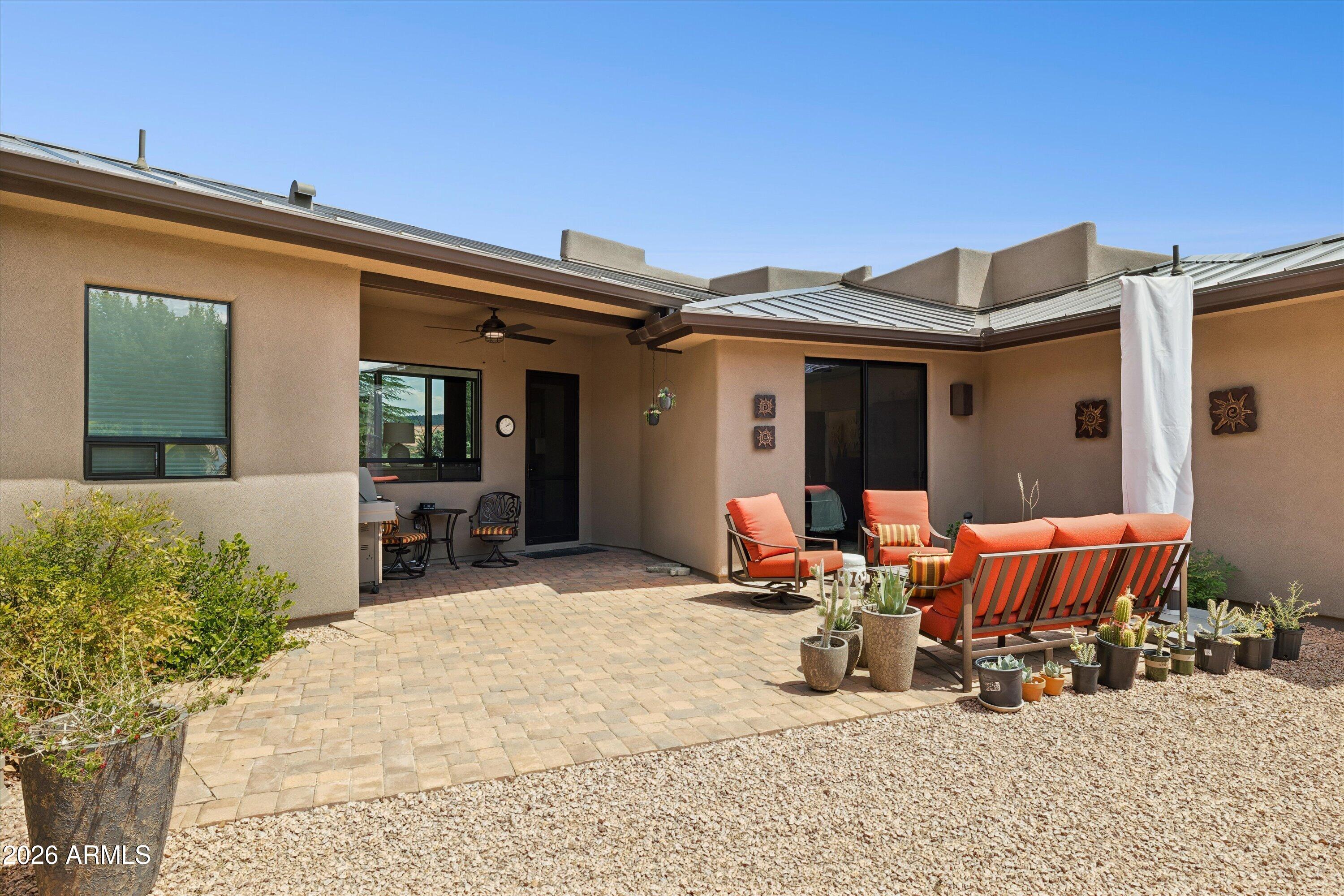 RED ROCK COVE - Residential