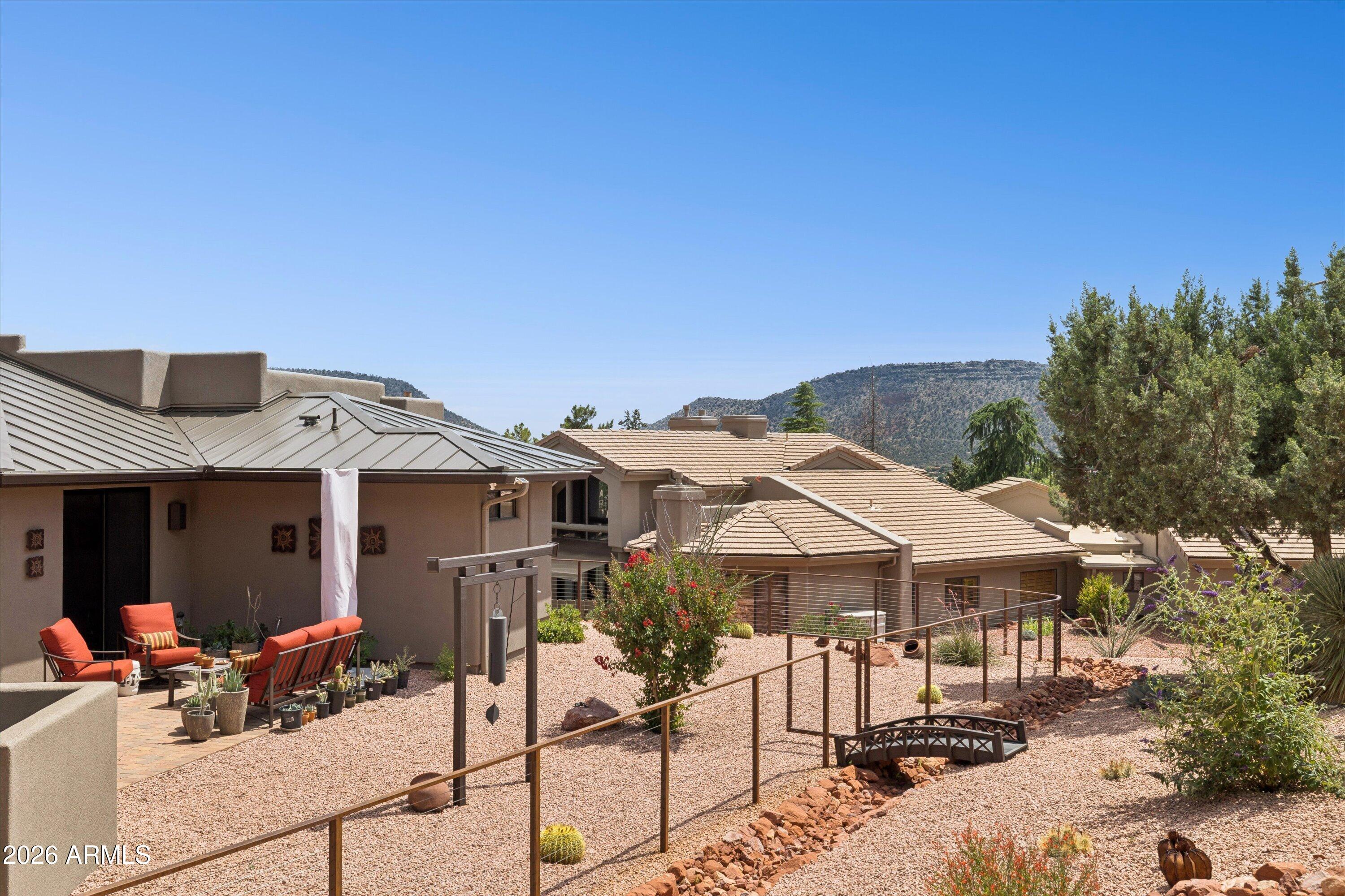 RED ROCK COVE - Residential