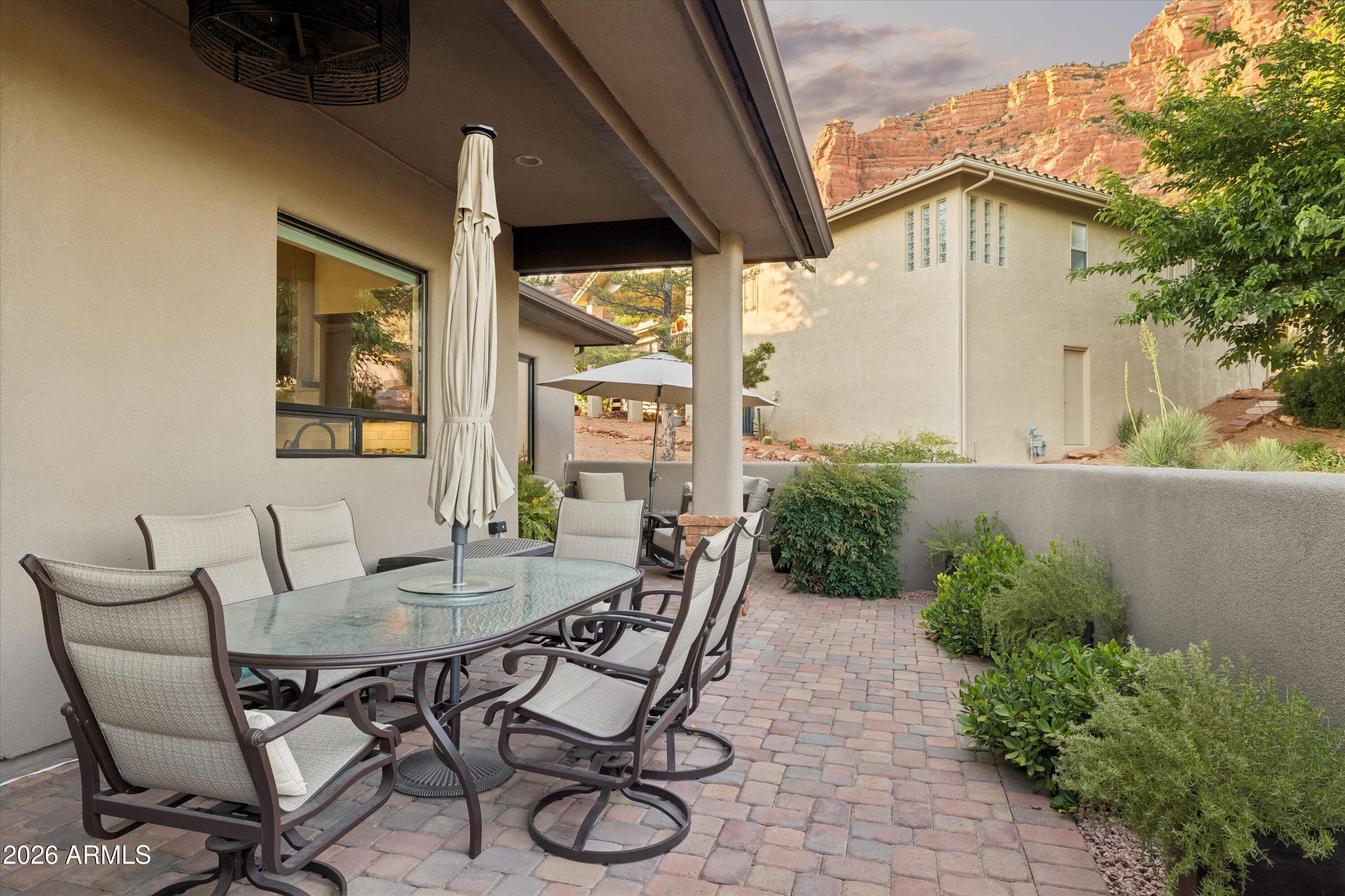 RED ROCK COVE - Residential