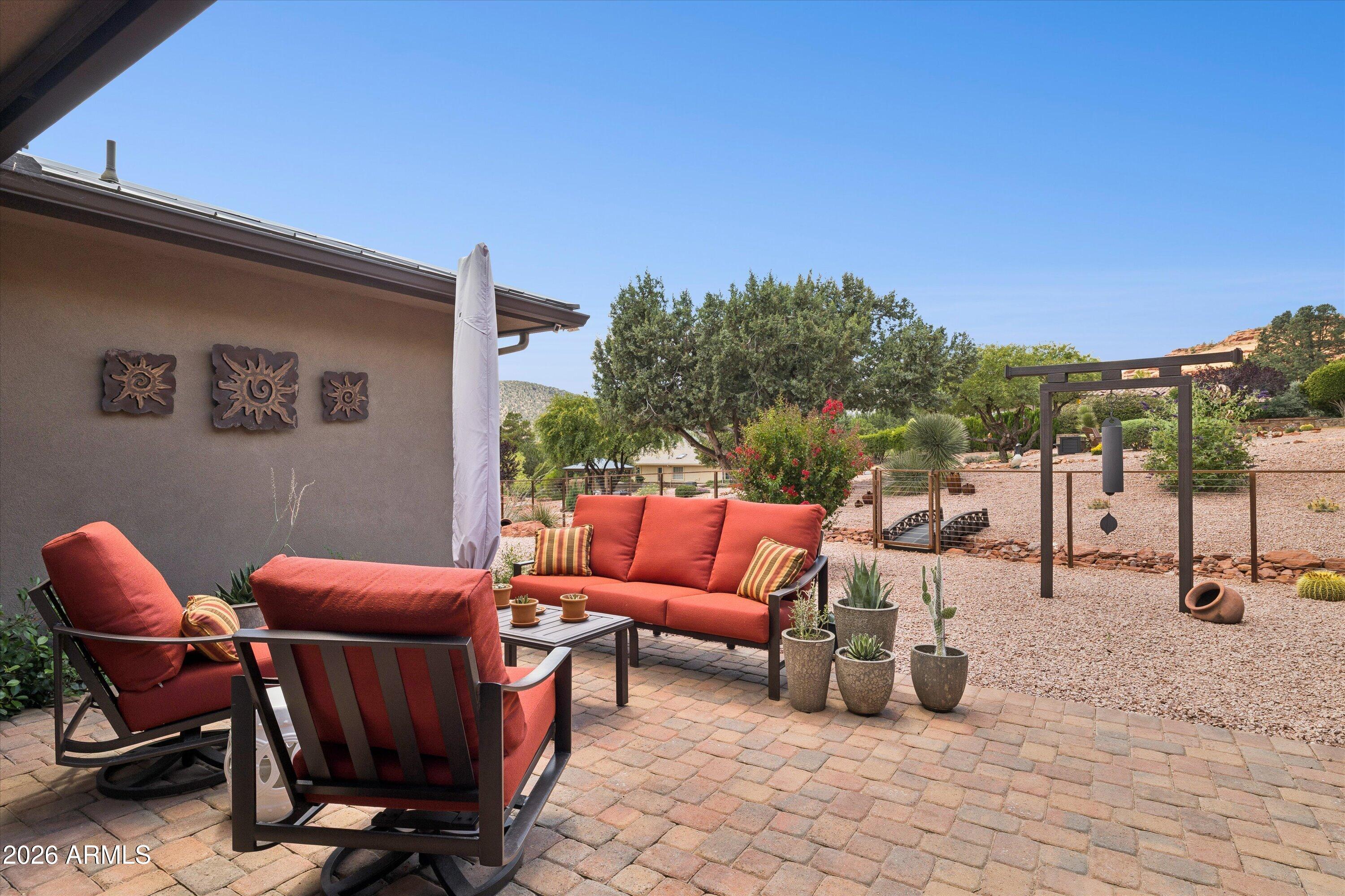 RED ROCK COVE - Residential
