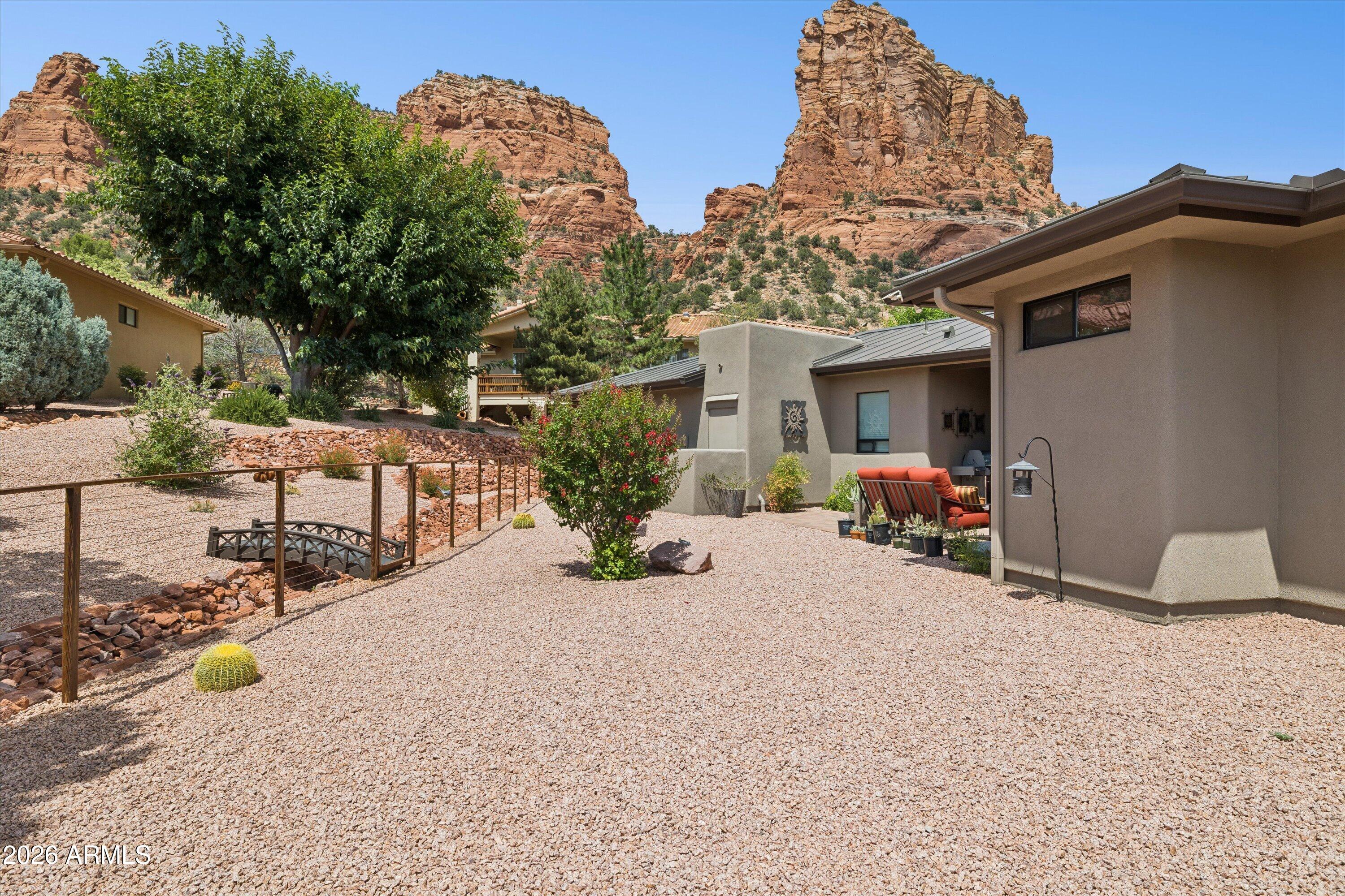RED ROCK COVE - Residential