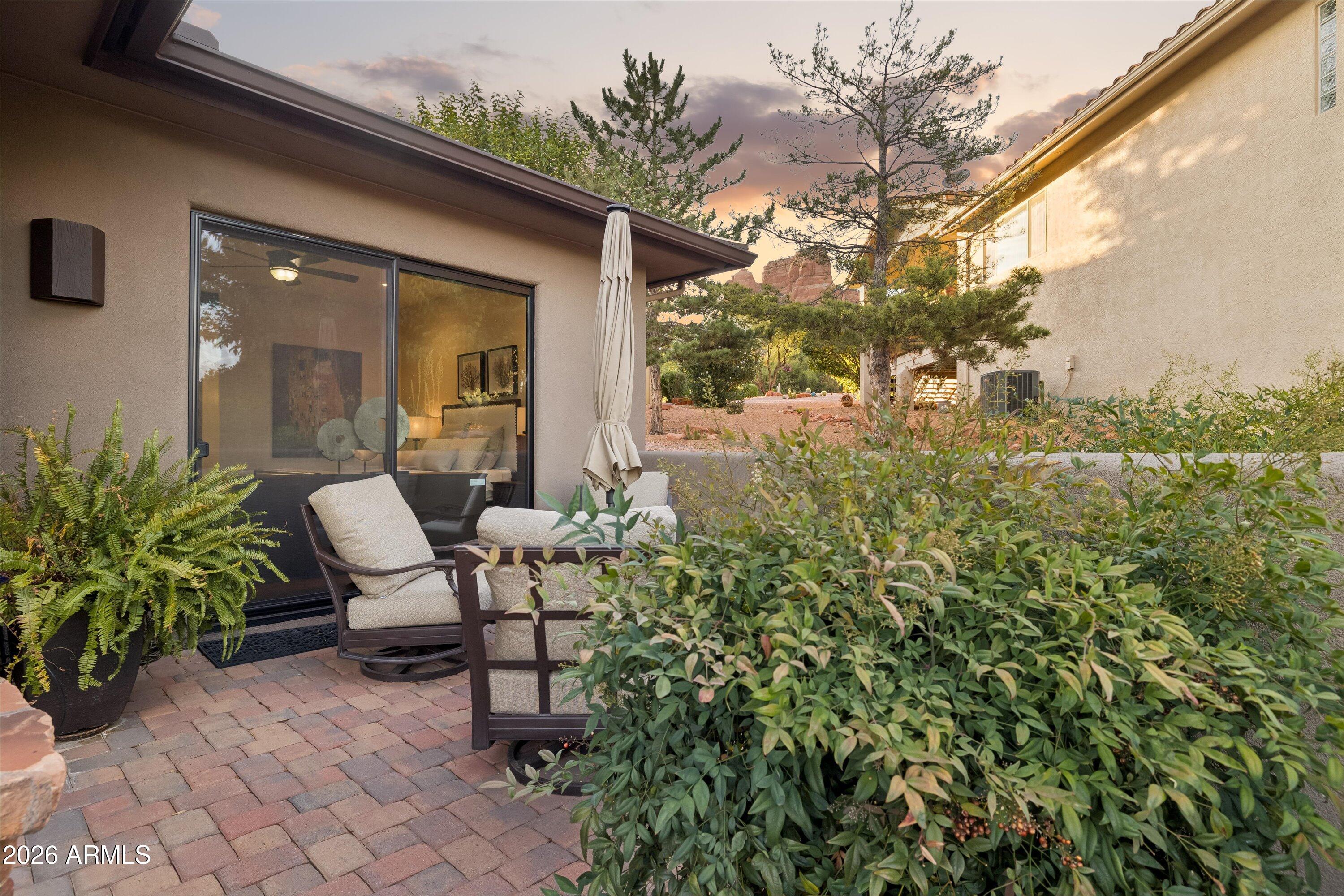 RED ROCK COVE - Residential
