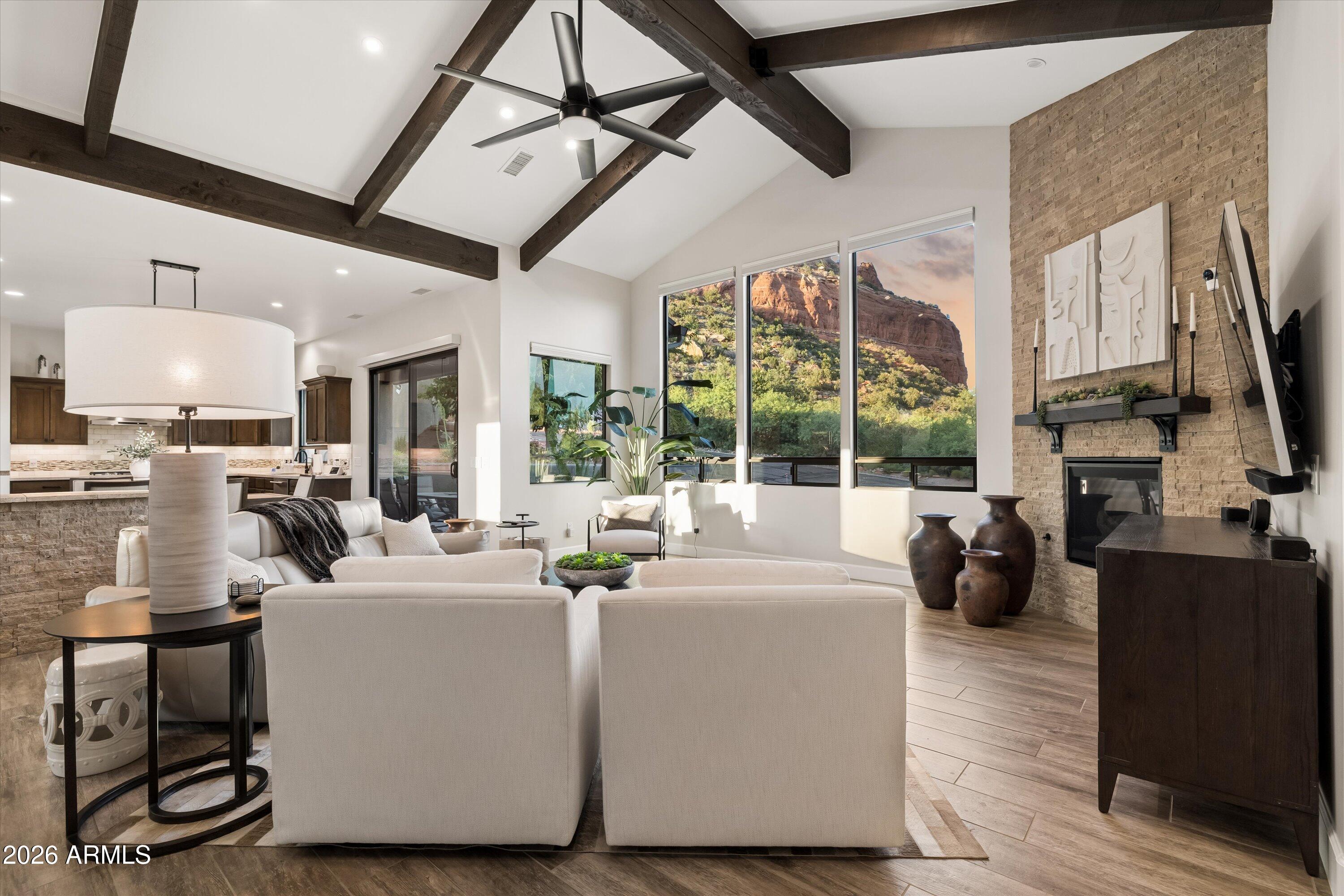 RED ROCK COVE - Residential