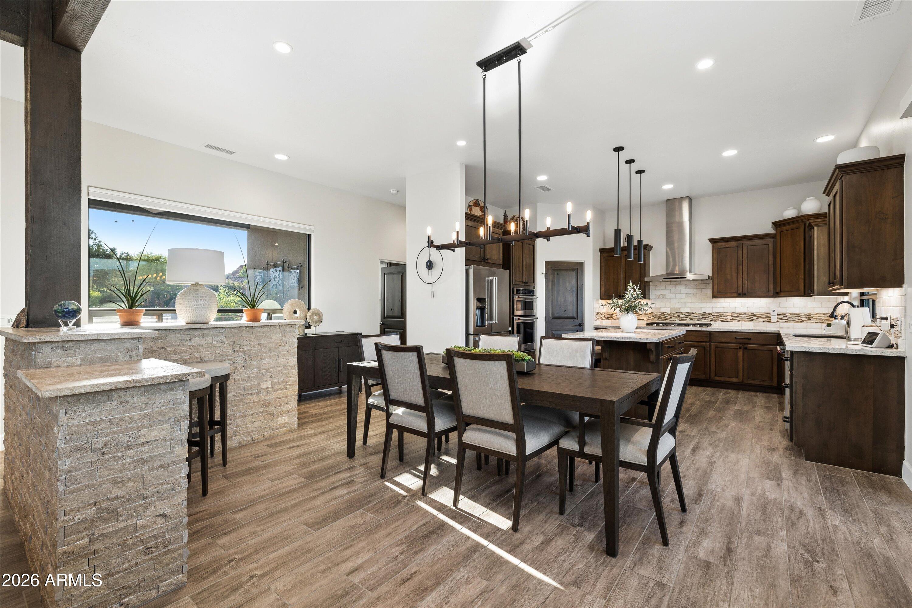 RED ROCK COVE - Residential