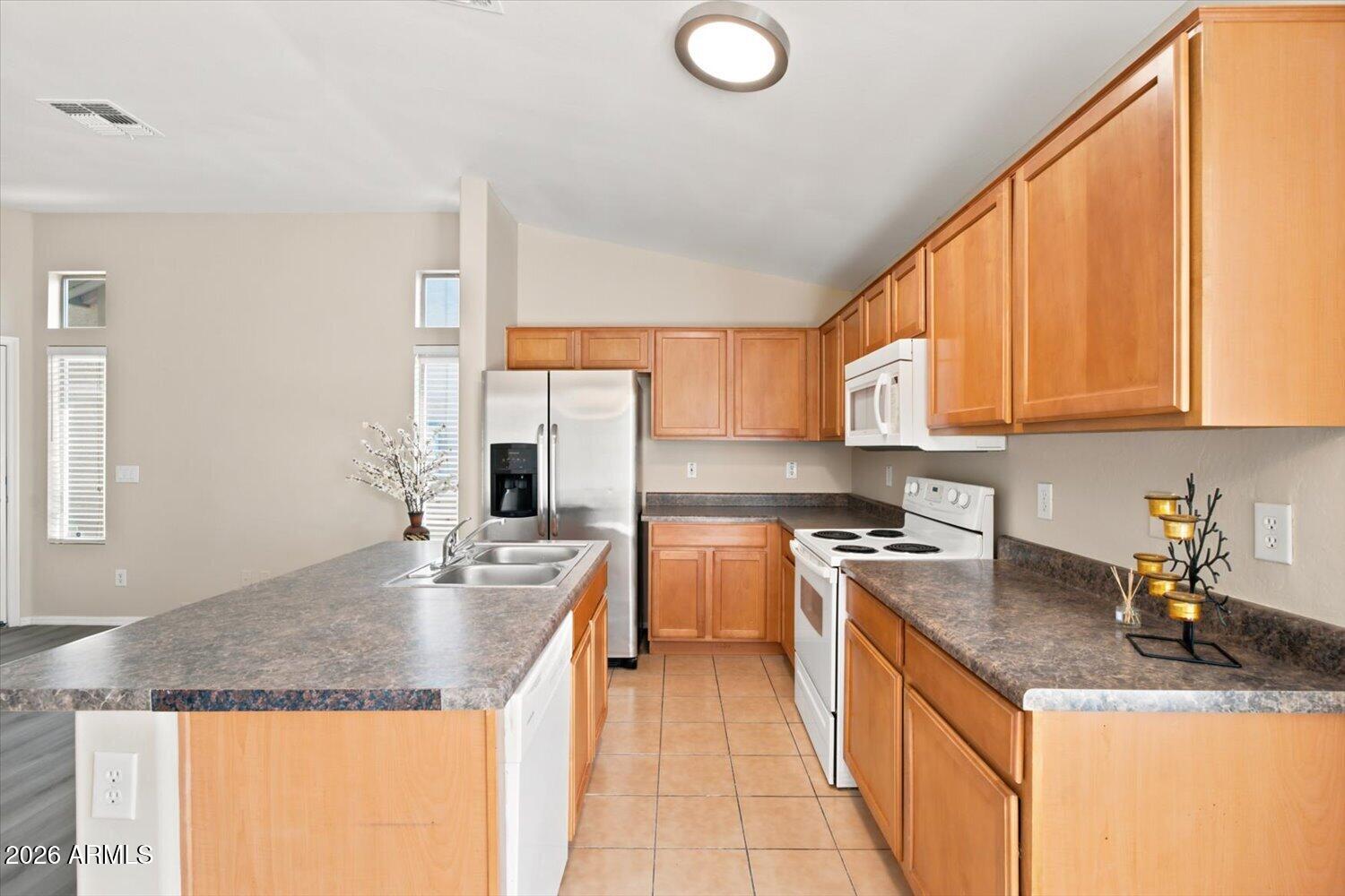 FOOTHILLS PASEO 3 CONDOMINIUM - Residential